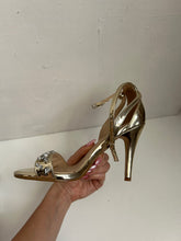 Load image into Gallery viewer, Open toe black gold &amp; rhinestones kitten heels (36)