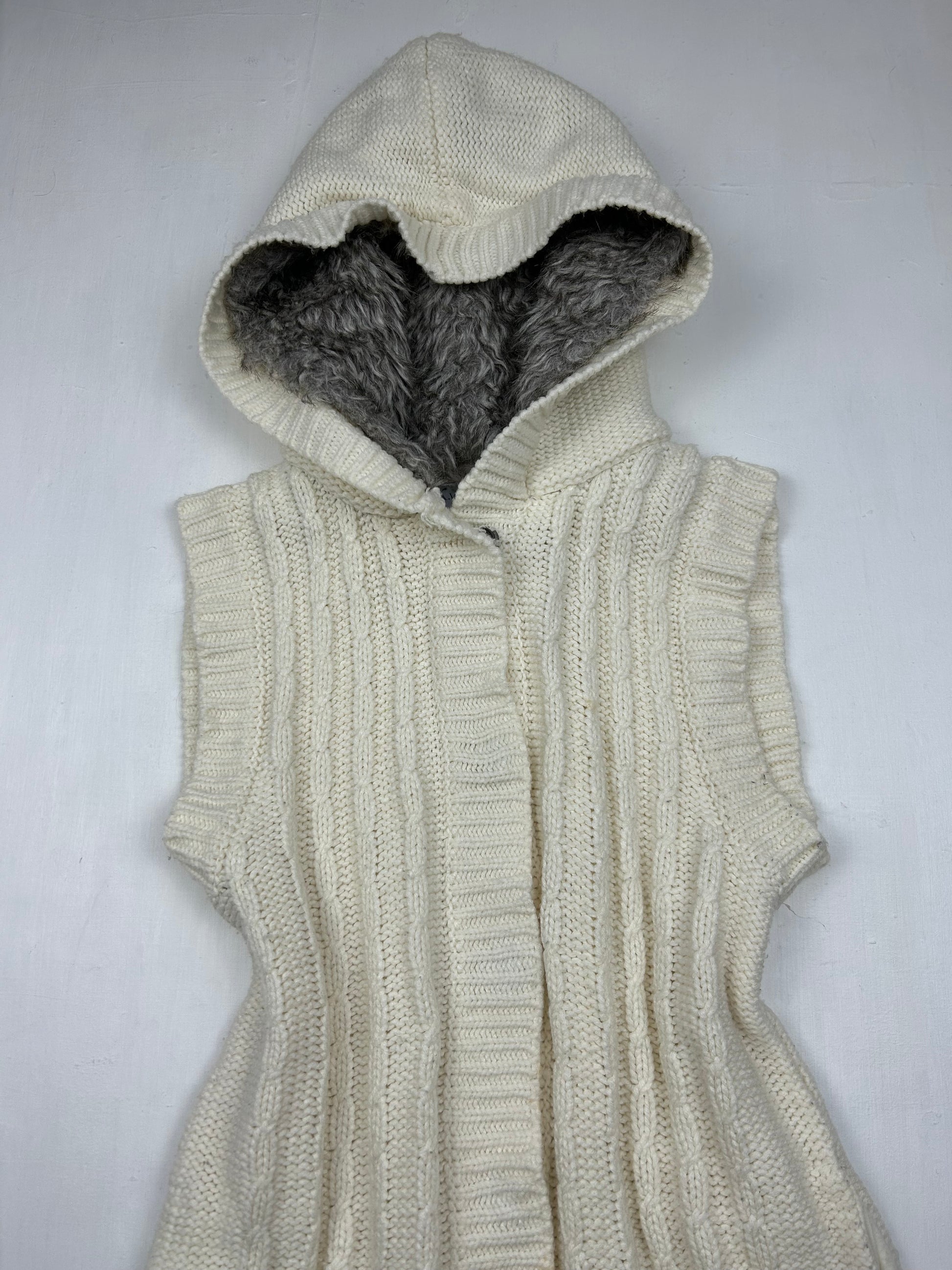 Cream faux fur sleeveless fleece jumper (S/M)