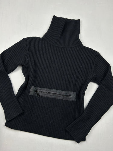 Black turtleneck pocket  jumper (S/M)