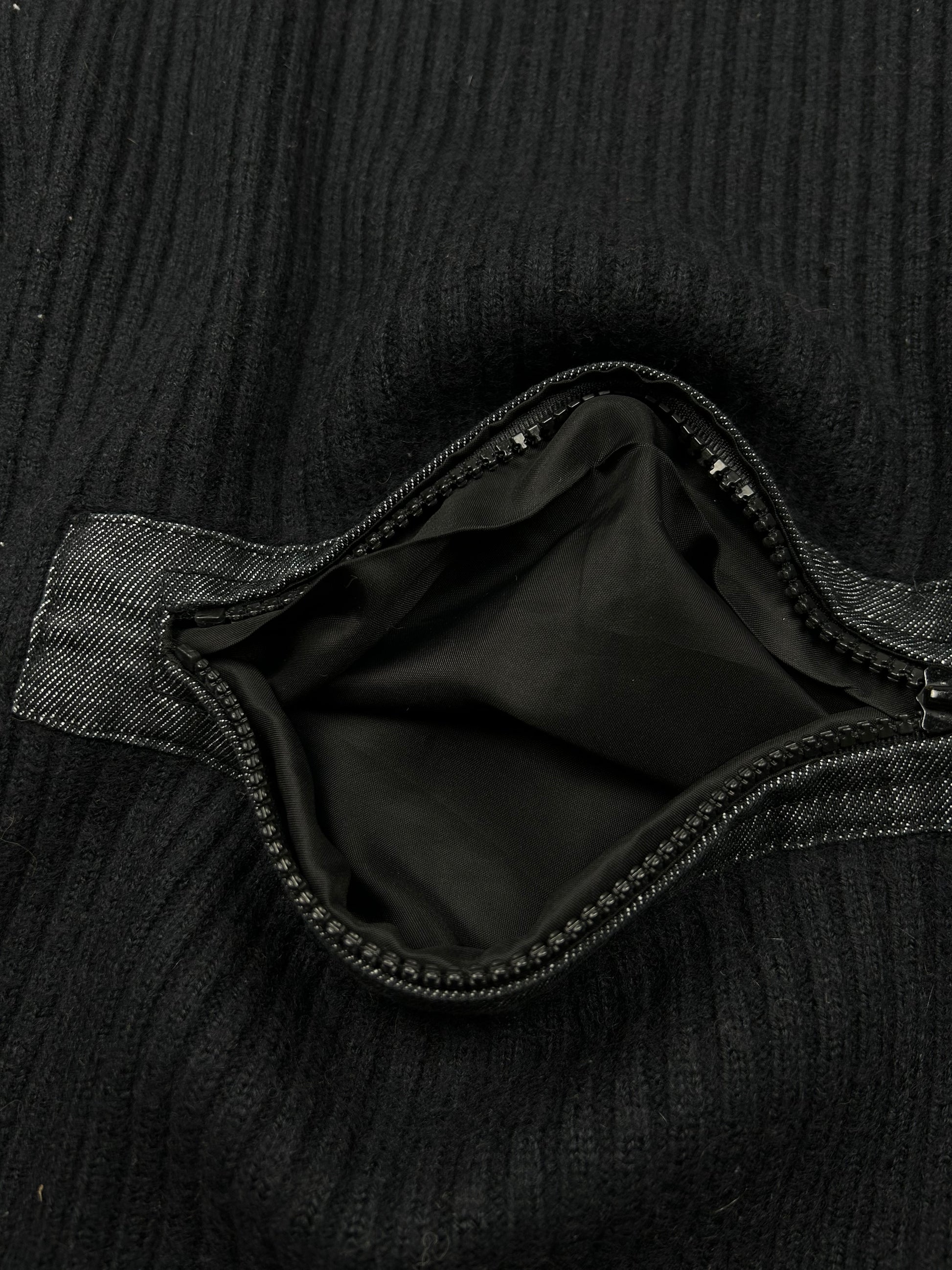 Black turtleneck pocket  jumper (S/M)