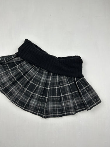 Black check print  low rise pleated mini skirt (S/M)