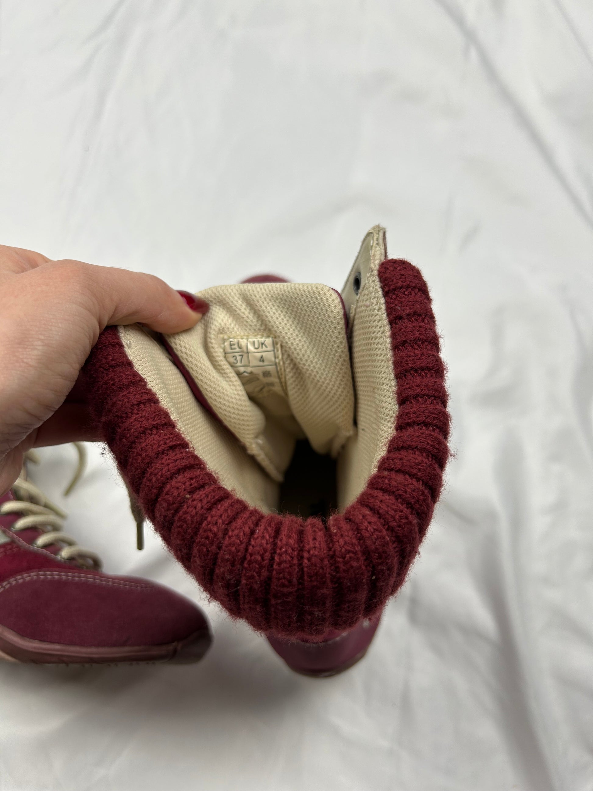 Burgundy red trainers lace up boots (37)