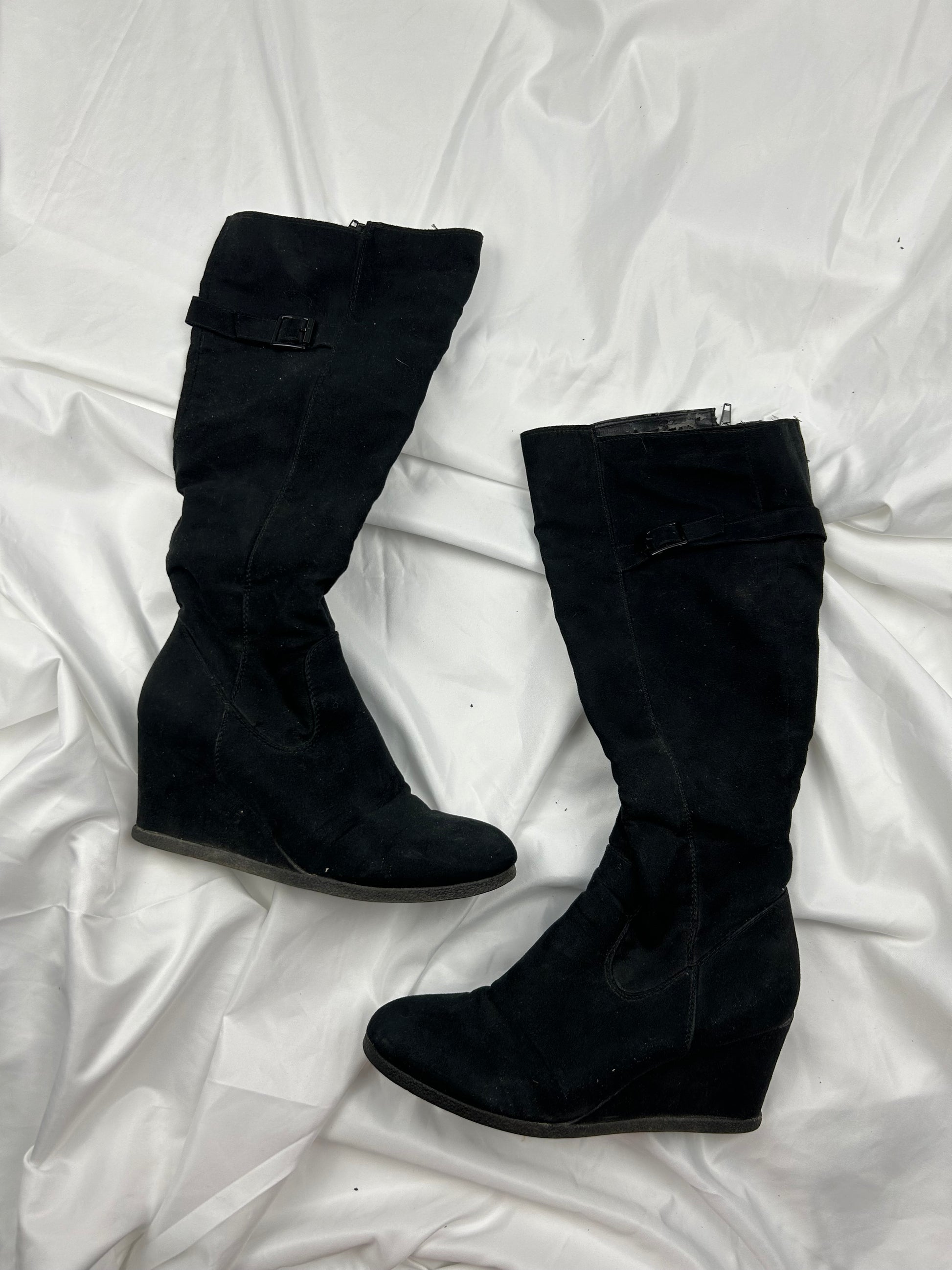 Black suede platform knee high boots (39)