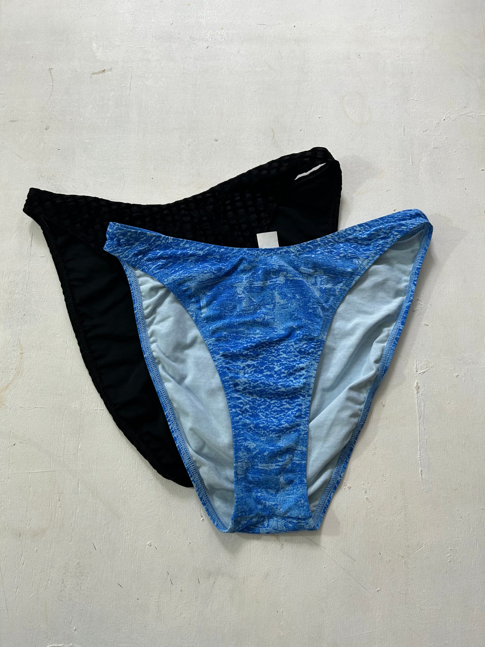 90s high waisted blue bikini bottom (M)