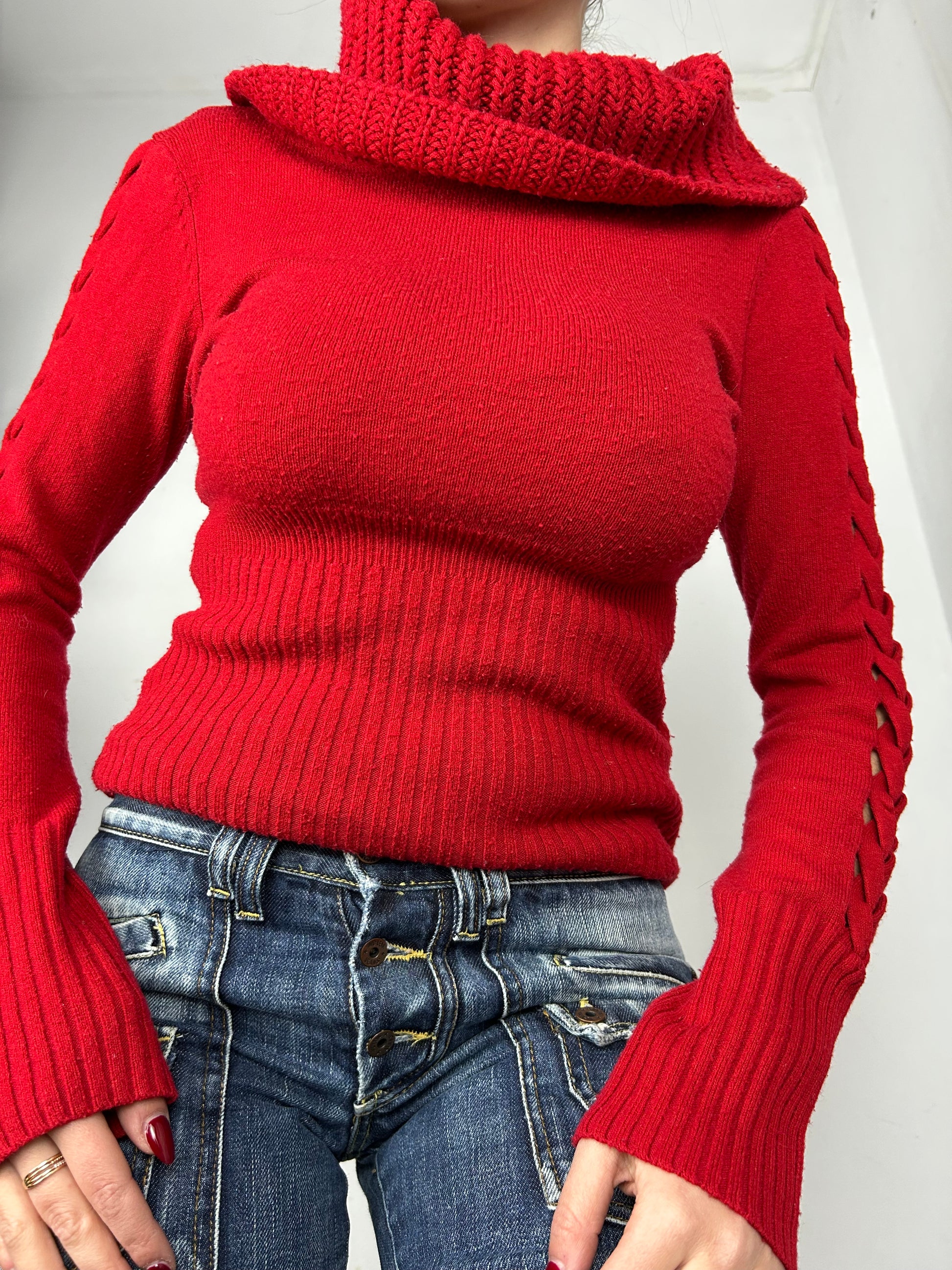 Red turtleneck jumper (S/M)