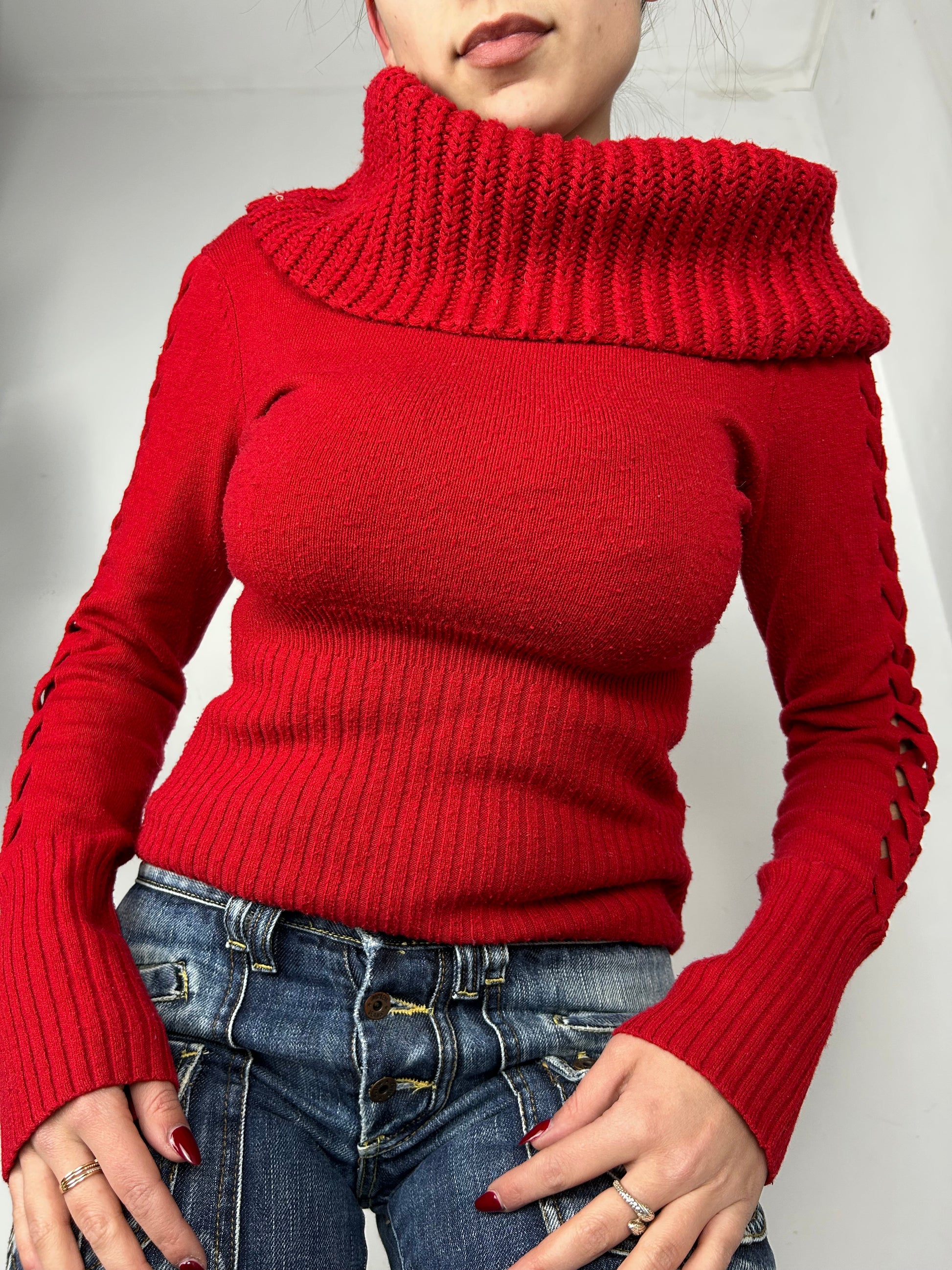 Red turtleneck jumper (S/M)