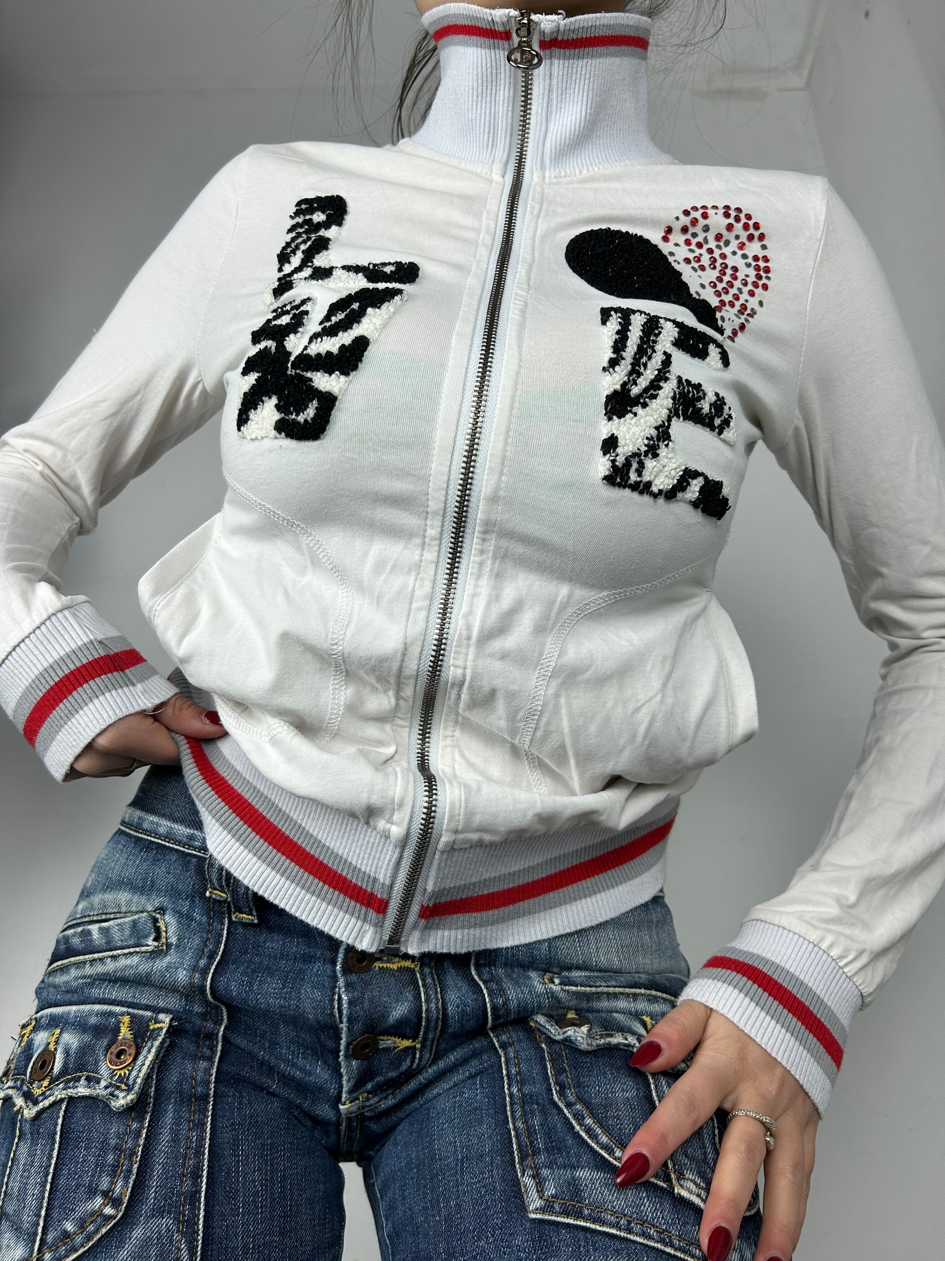 White ruched zip up sweatshirt (S/M)