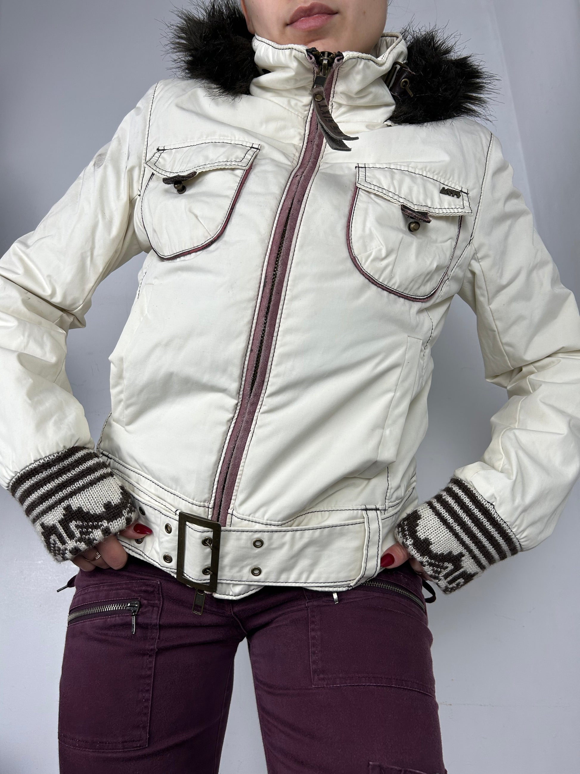 Cream inside faux fur winter puffer jacket with belt (M/L)