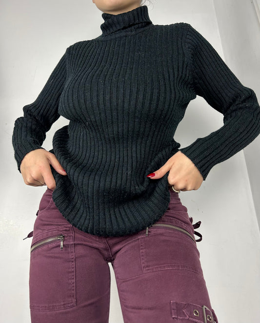 Black ribbed turtleneck  jumper (S/M)