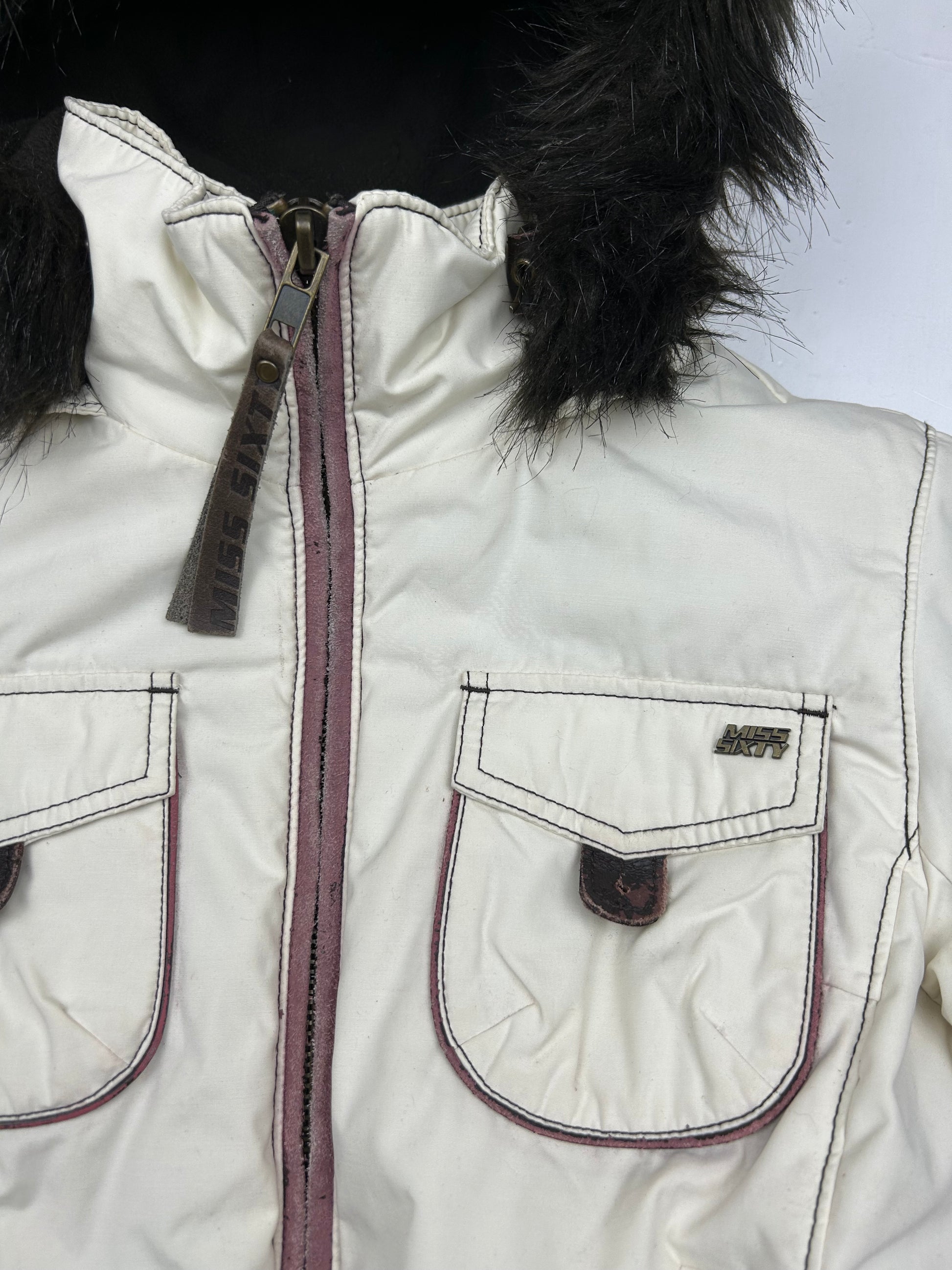 Cream inside faux fur winter puffer jacket with belt (M/L)