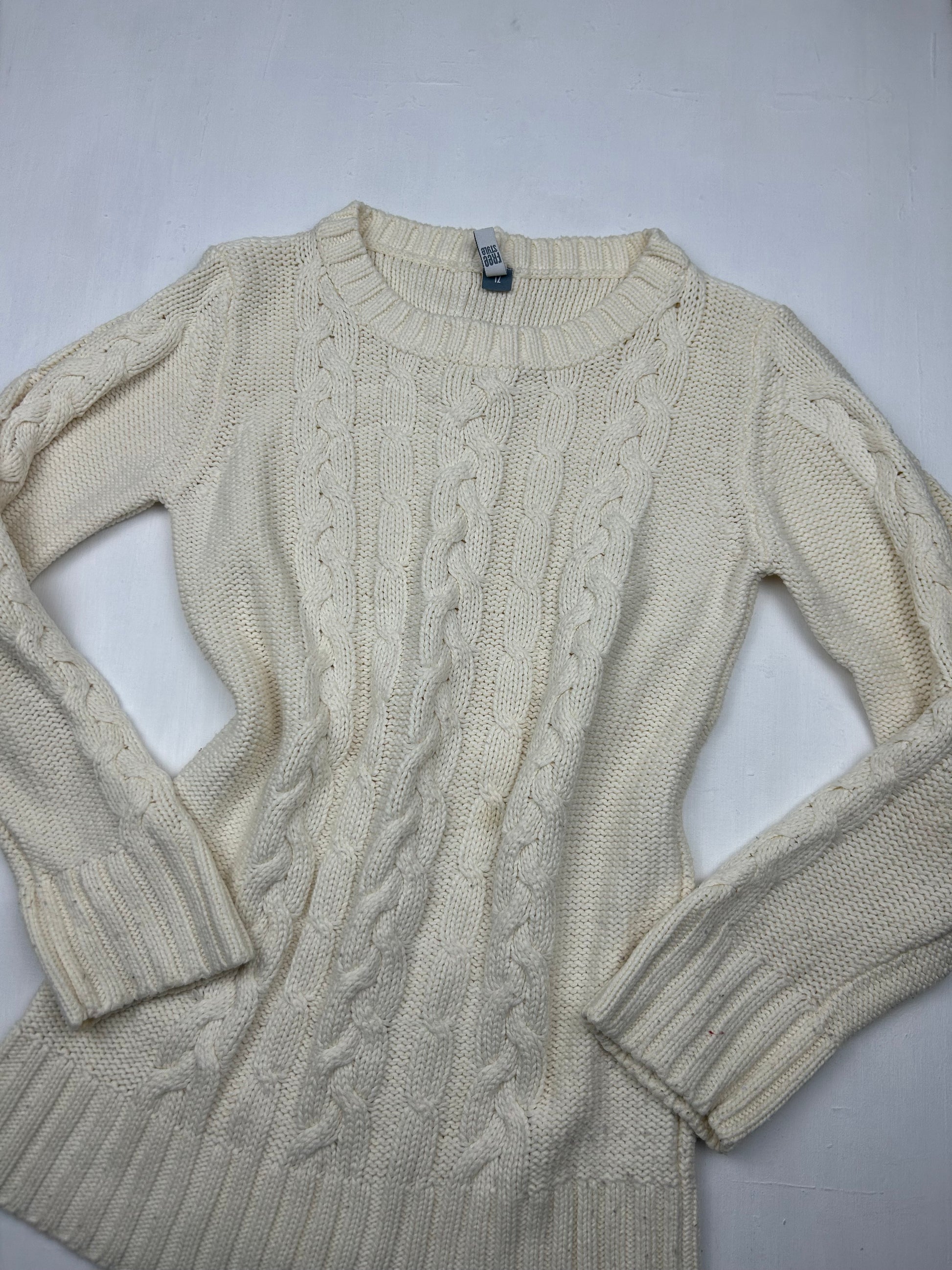 White cream knitted jumper (S/M)