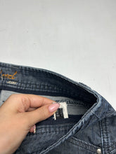 Load image into Gallery viewer, Grey low rise denim mini / micro skirt 90s y2k vintage (S/M)