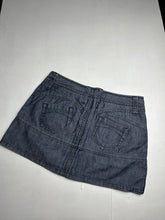 Load image into Gallery viewer, Grey low rise denim mini / micro skirt 90s y2k vintage (S/M)