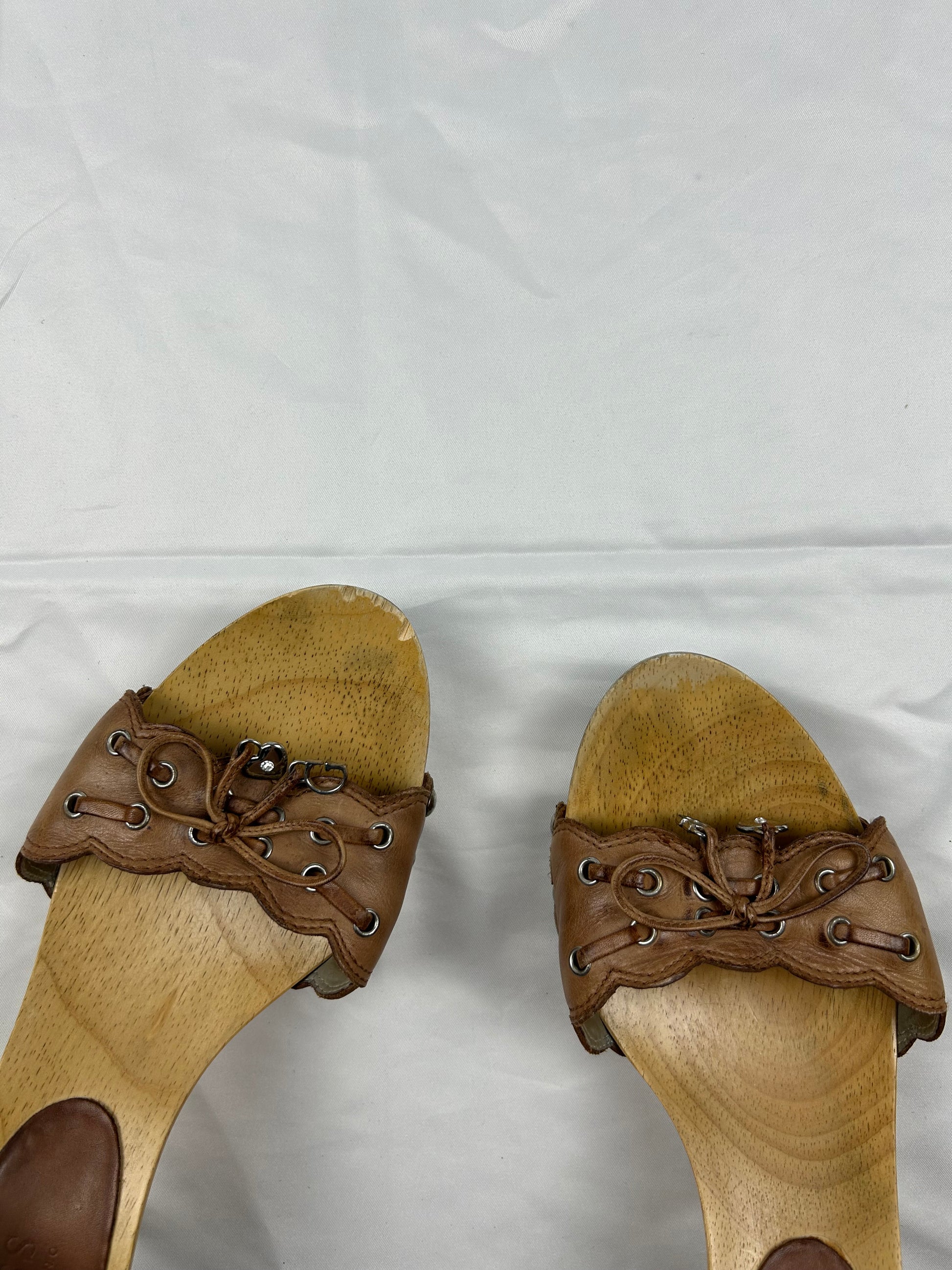 Beige wood  kitten heels mules shoes (38)