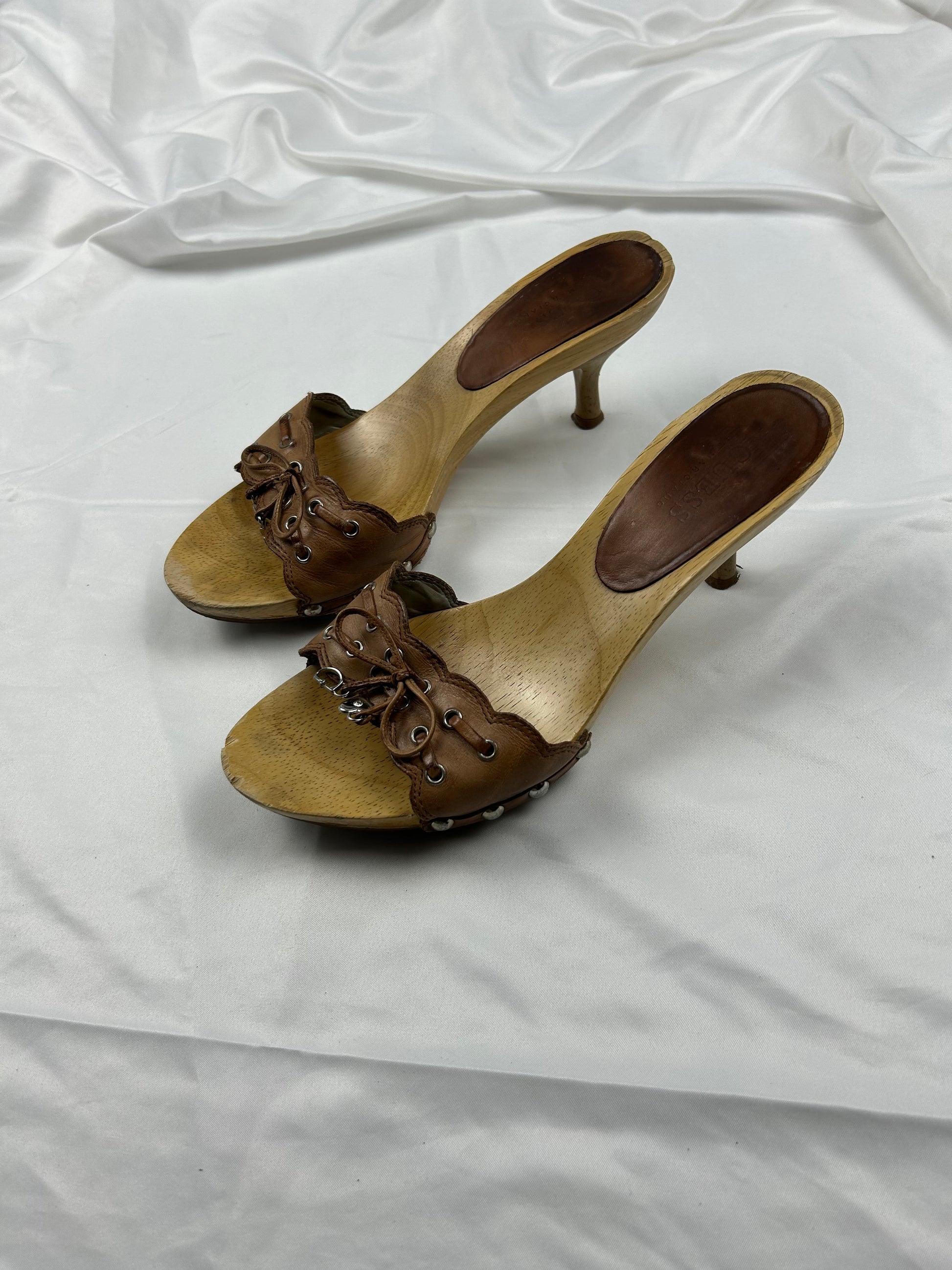 Beige wood  kitten heels mules shoes (38)