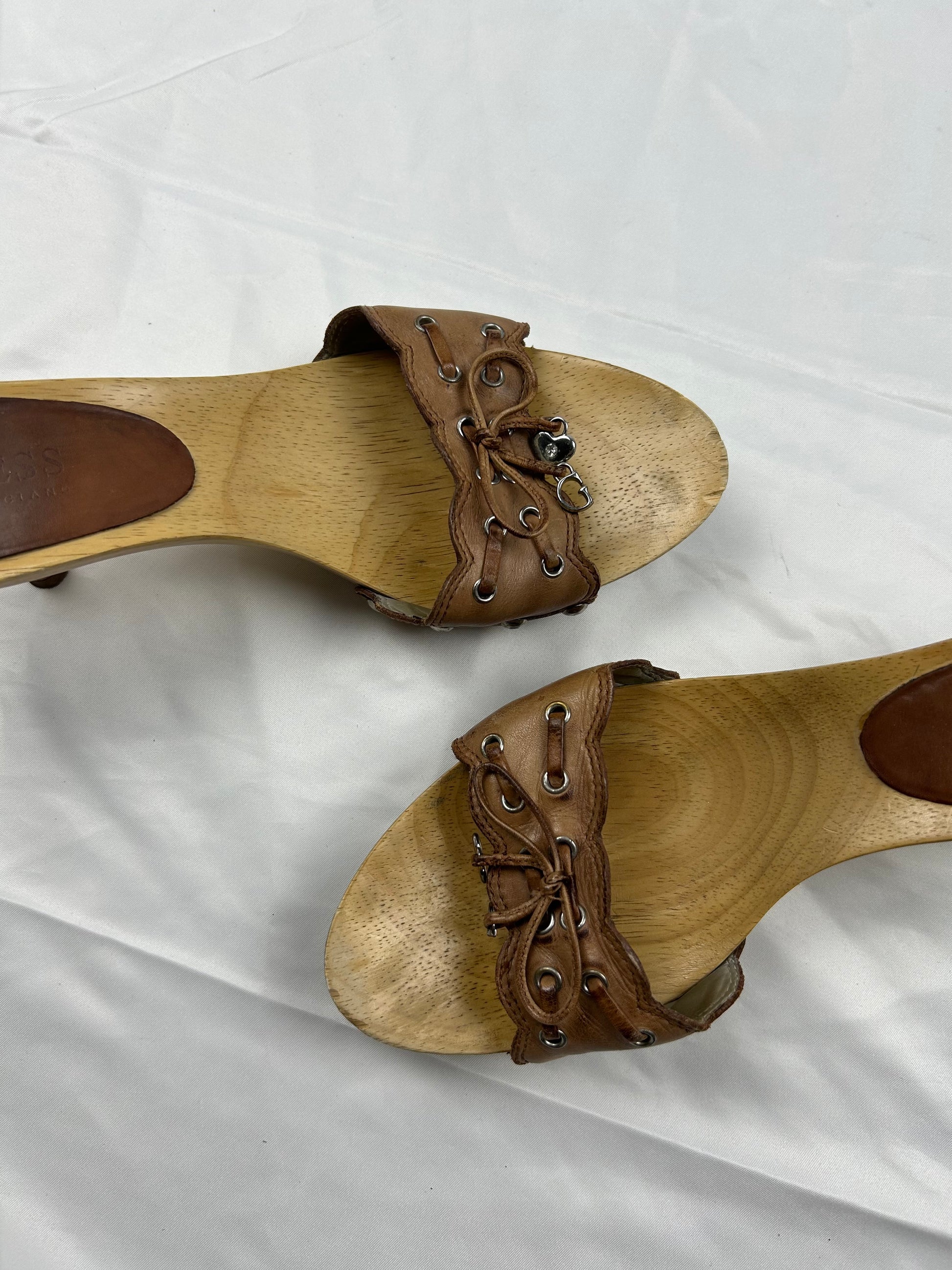 Beige wood  kitten heels mules shoes (38)