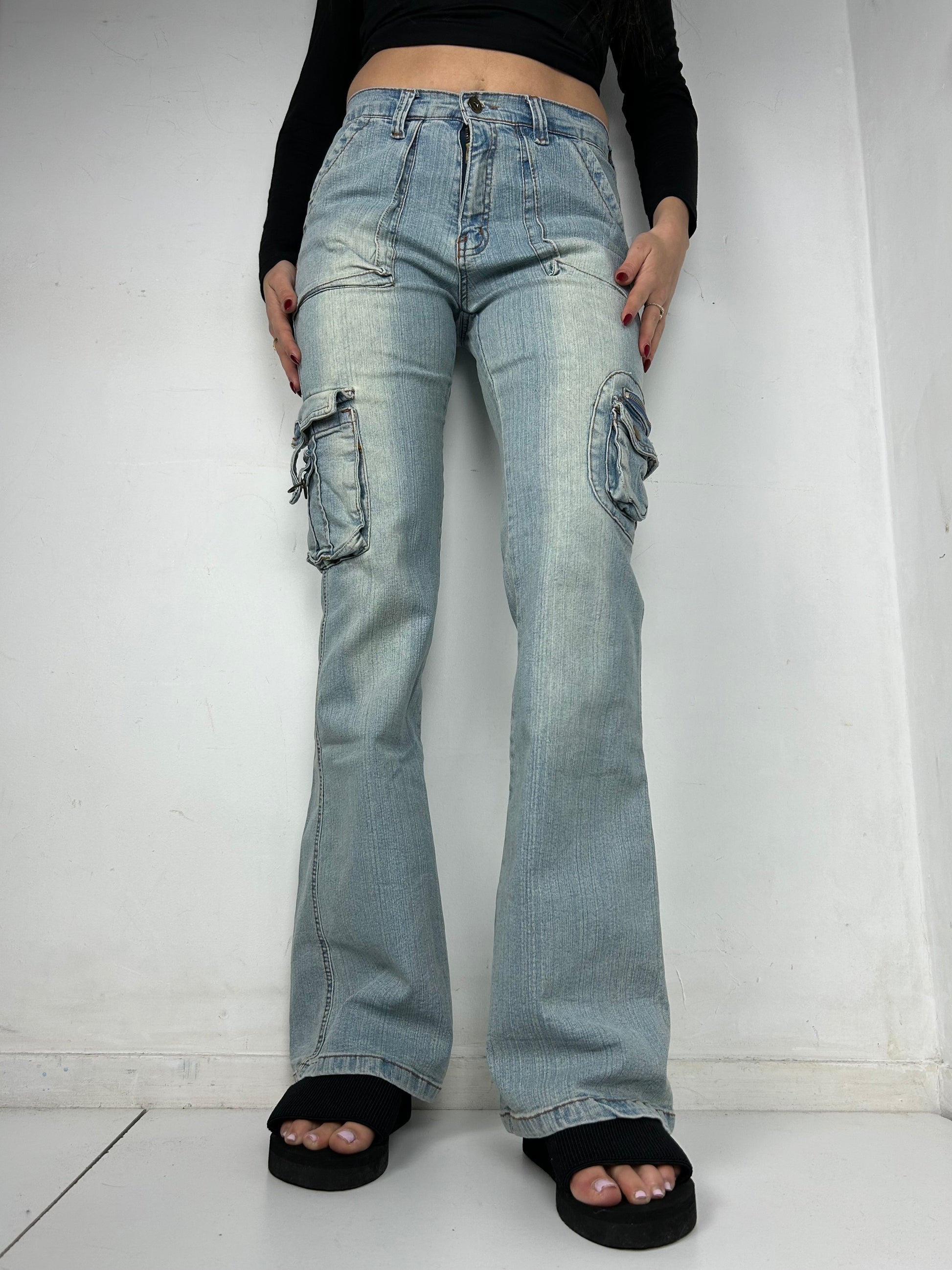 Blue denim cargo low rise bootcut pants (S/M)