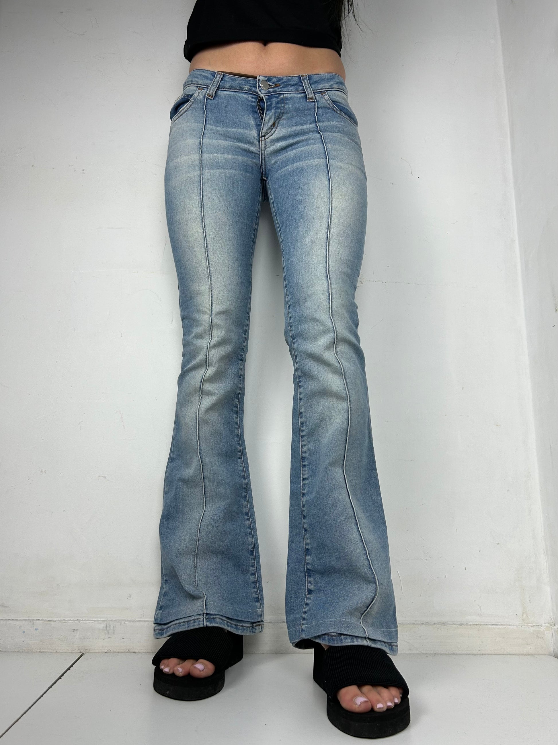 Blue denim low rise bootcut pants (XS)