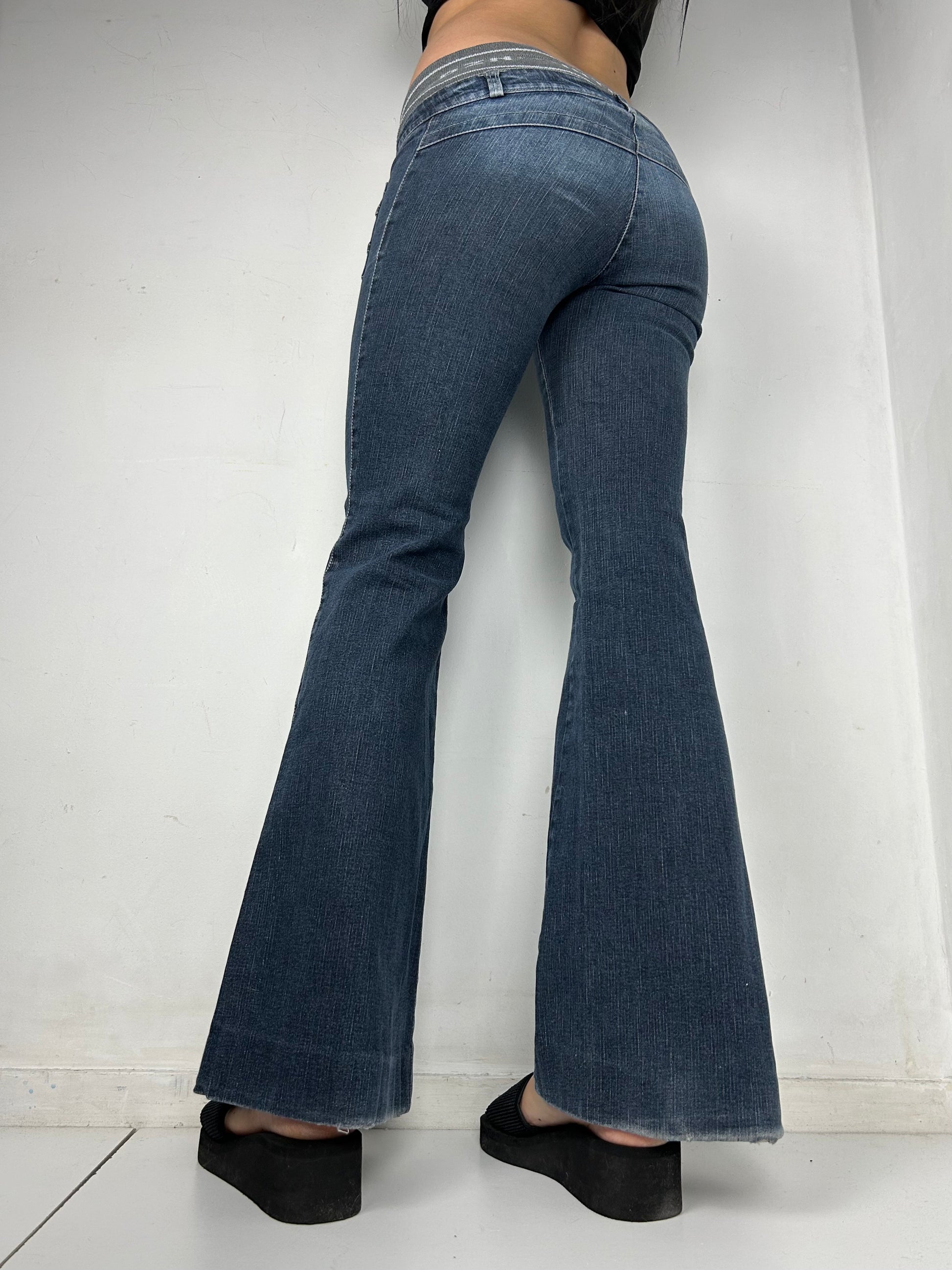 Blue denim low rise bootcut pants (S)