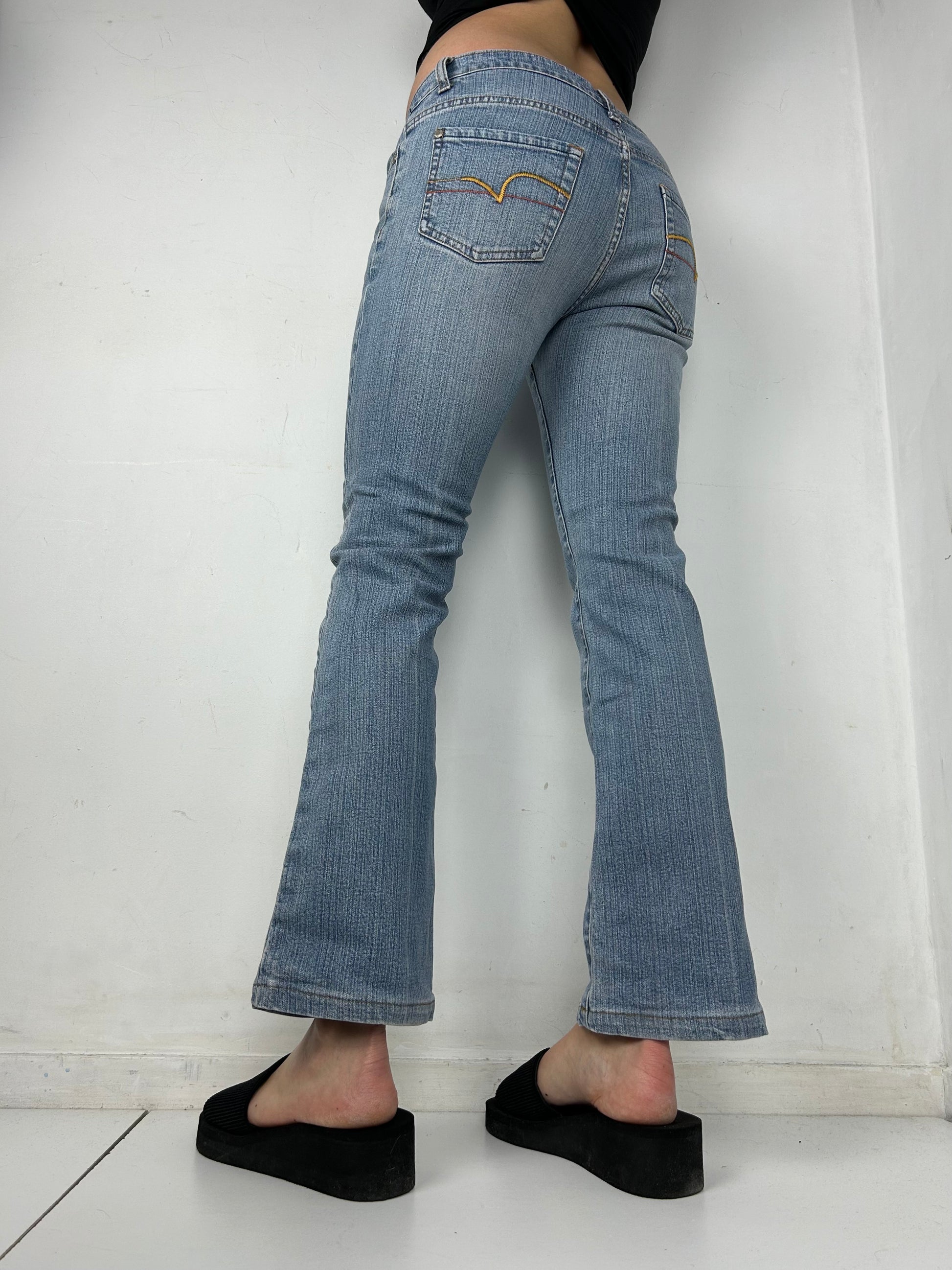 Blue denim low rise bootcut pants (S)