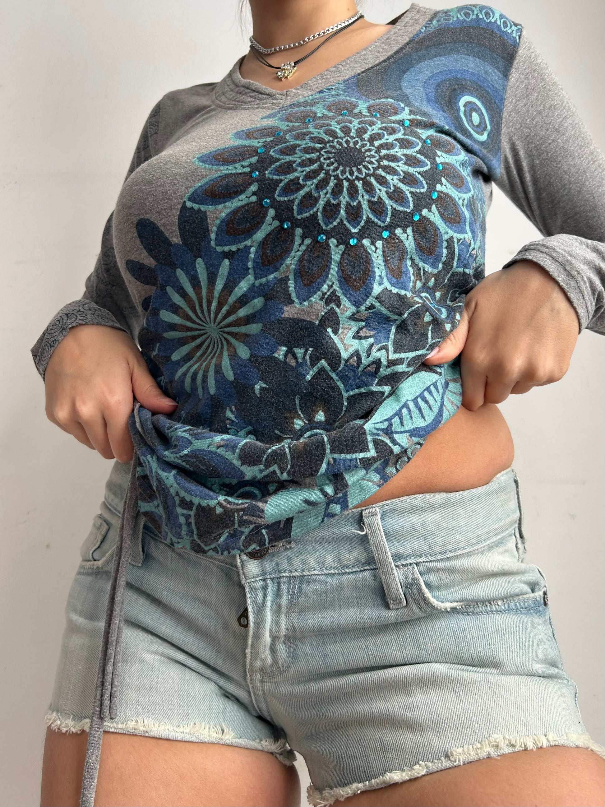 Grey & blue graphic print long sleeves top (S/M)