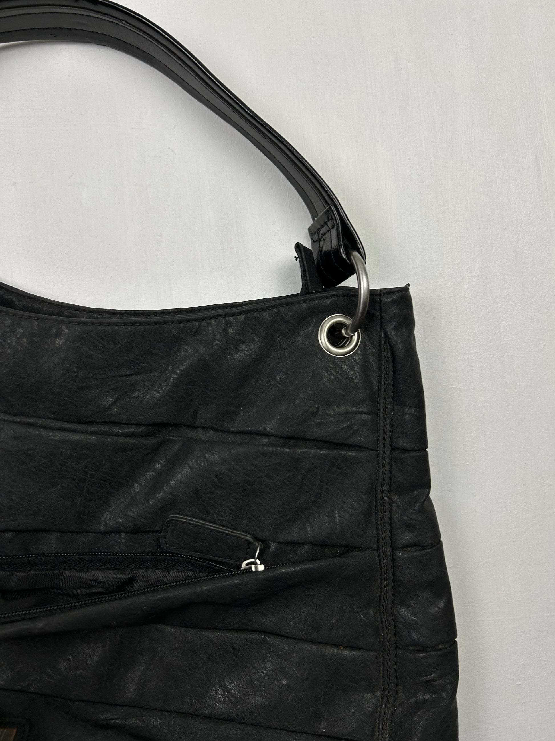 Black medium pvc leather besace shoulder bag