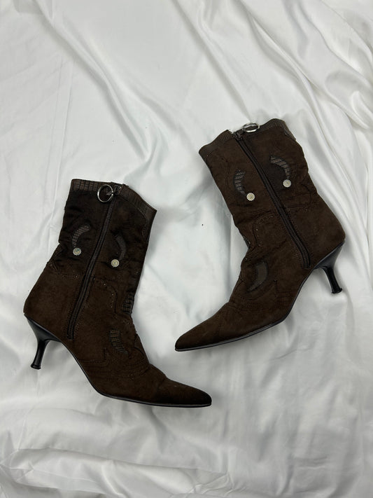 Brown suede kitten heels pointed toes boots (36)