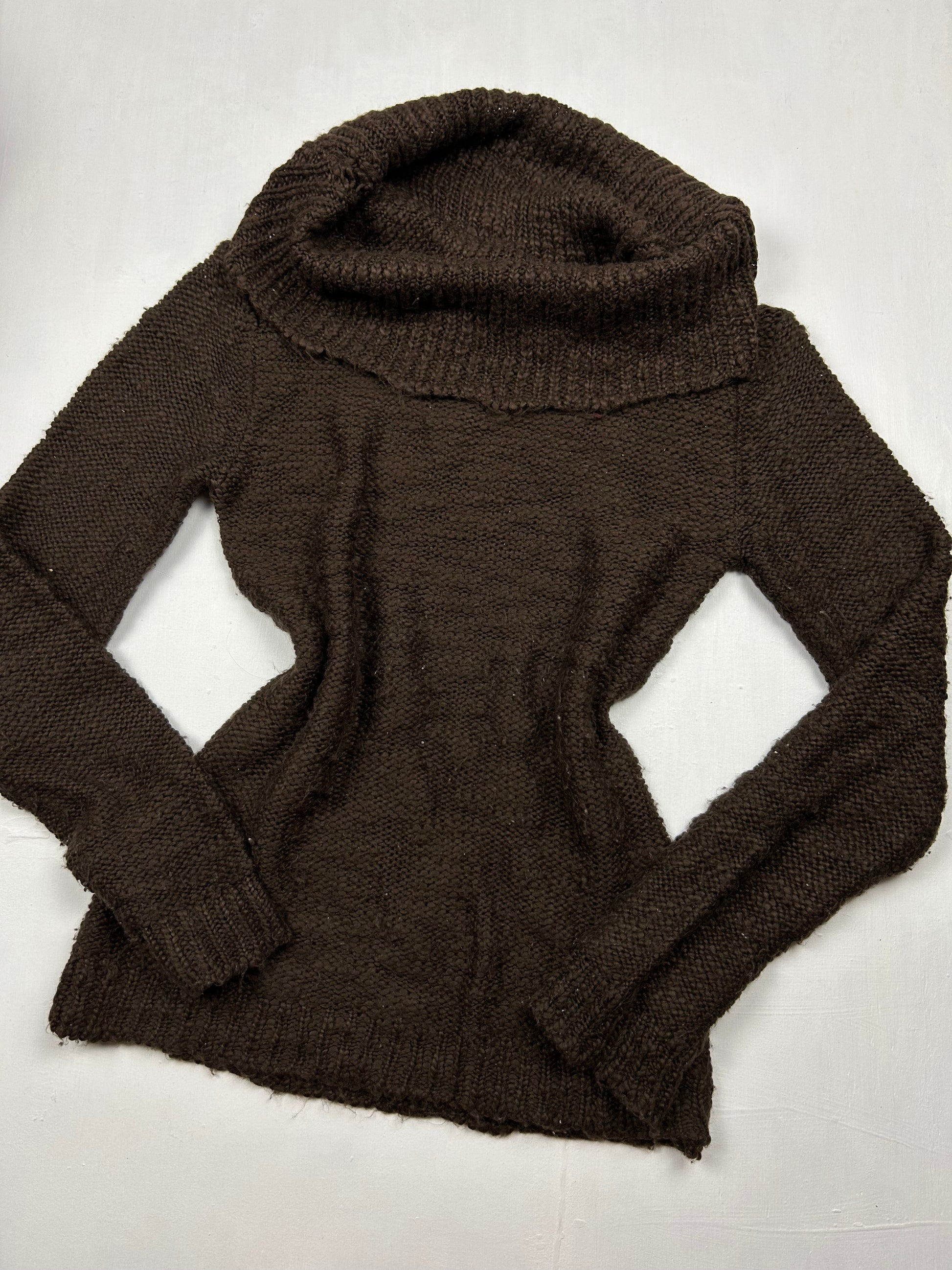 Brown turtleneck jumper (S/M)