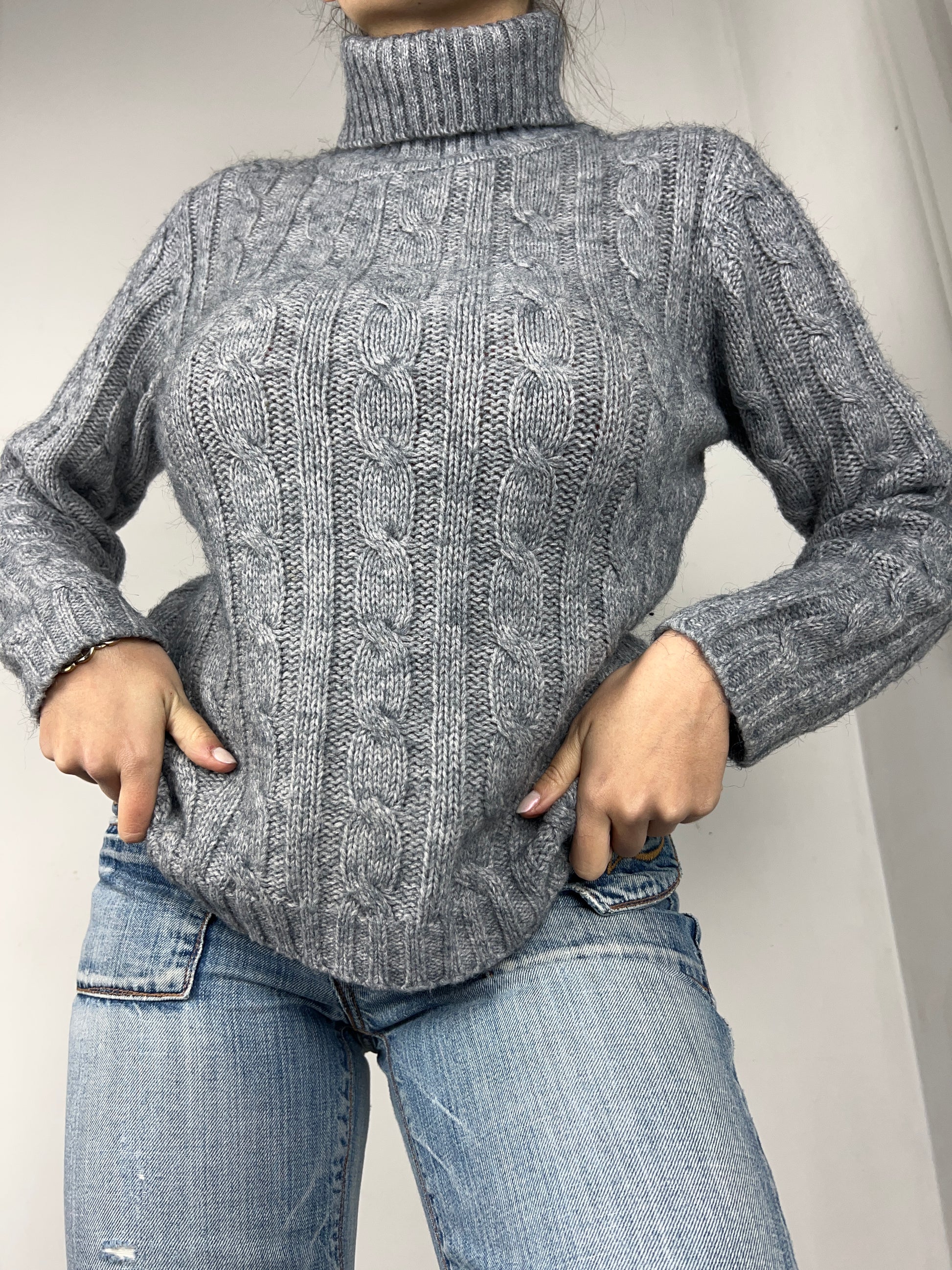 Grey ribbed turtleneck jumper (M/L)