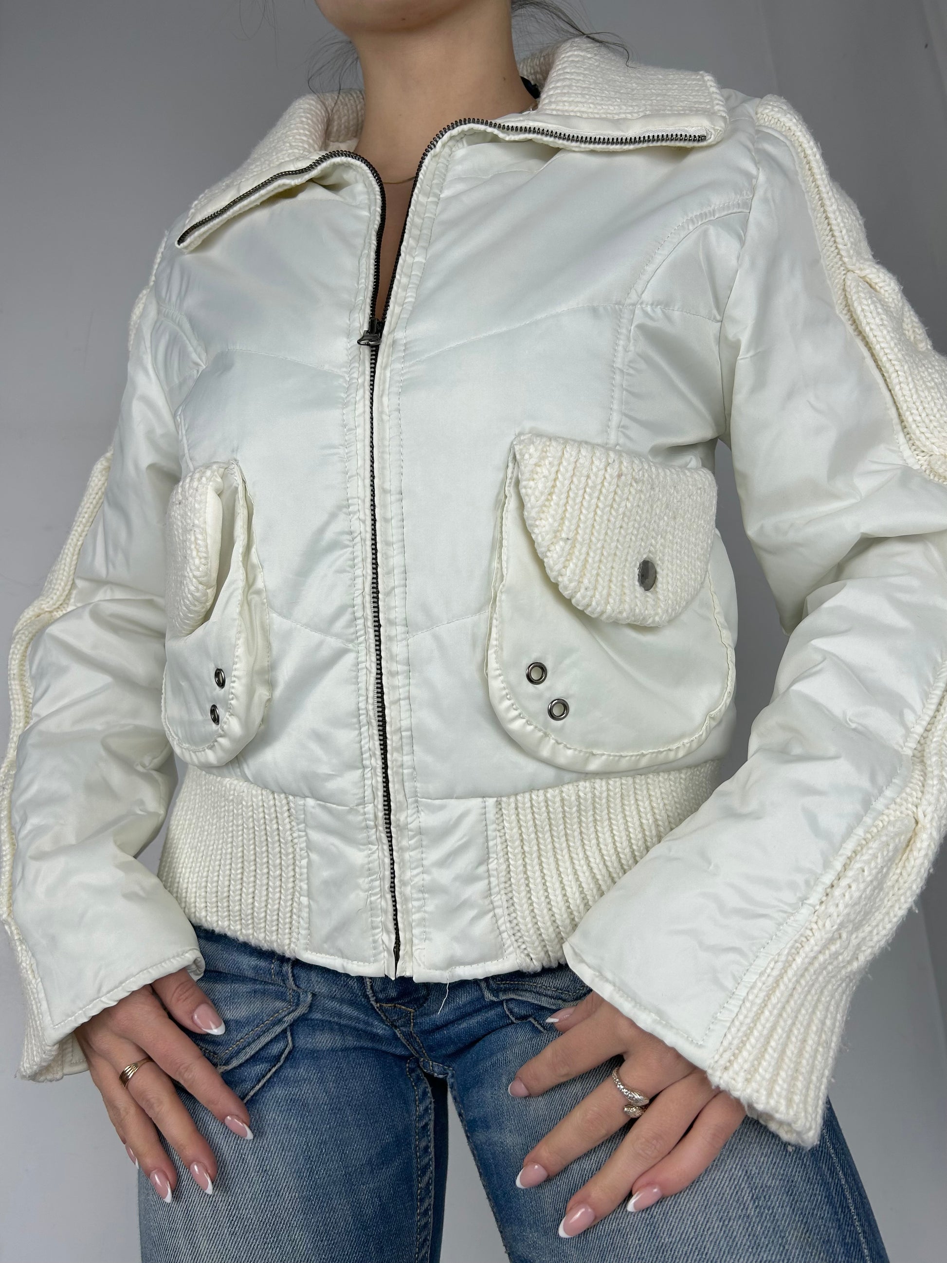 White pockets biker puffer jacket (M)