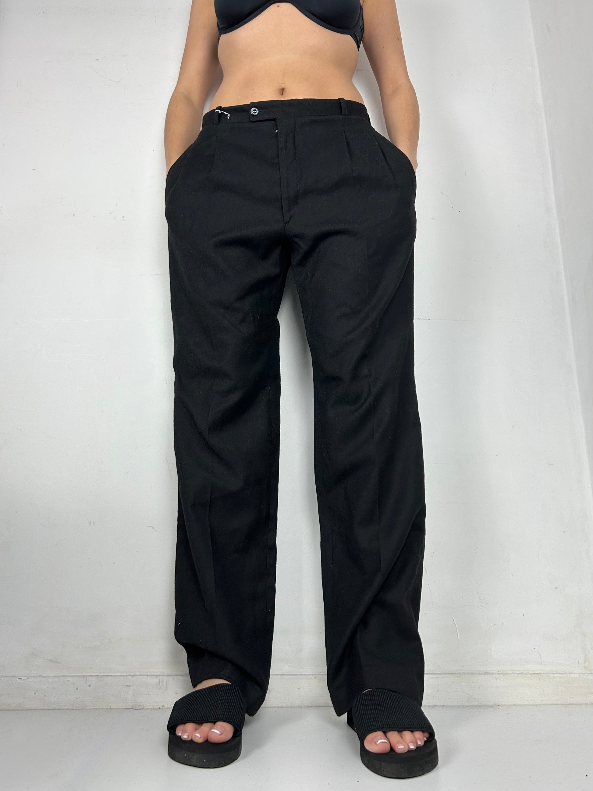 Black baggy office pants (M/L)