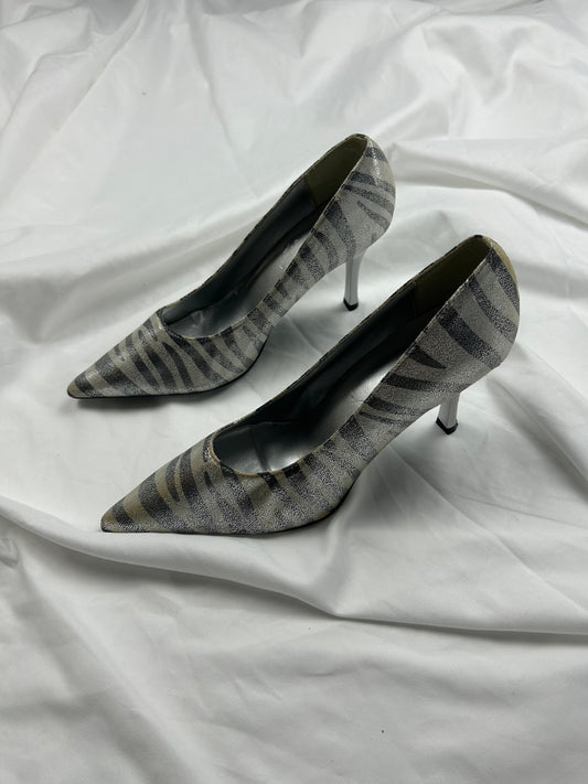 Silver zebra print kitten heels (36)