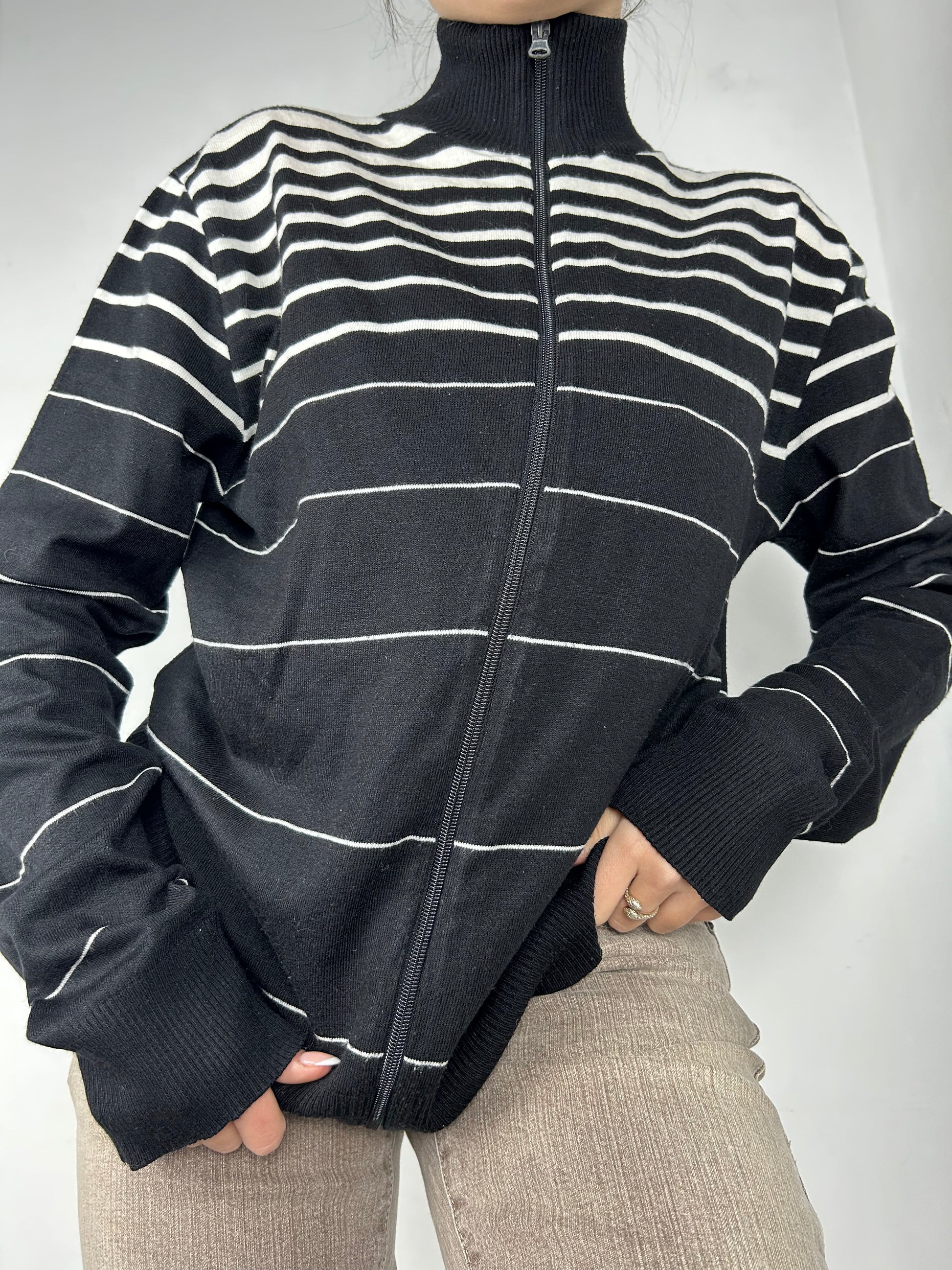 Black striped zip up jumper (XL)