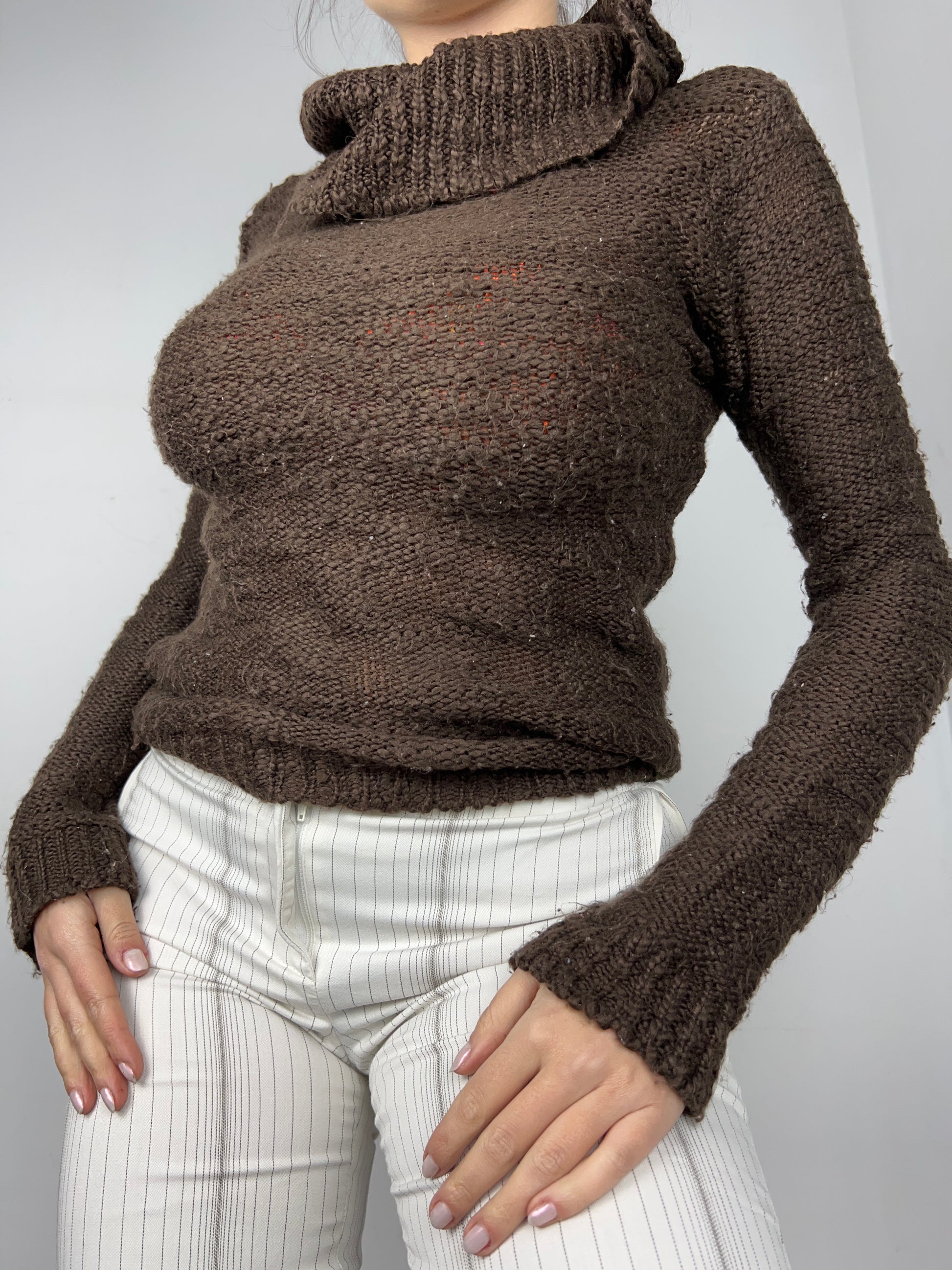 Brown turtleneck jumper (S/M)