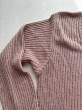 Load image into Gallery viewer, Baby pink ribbed cardigan jumper (S/M)