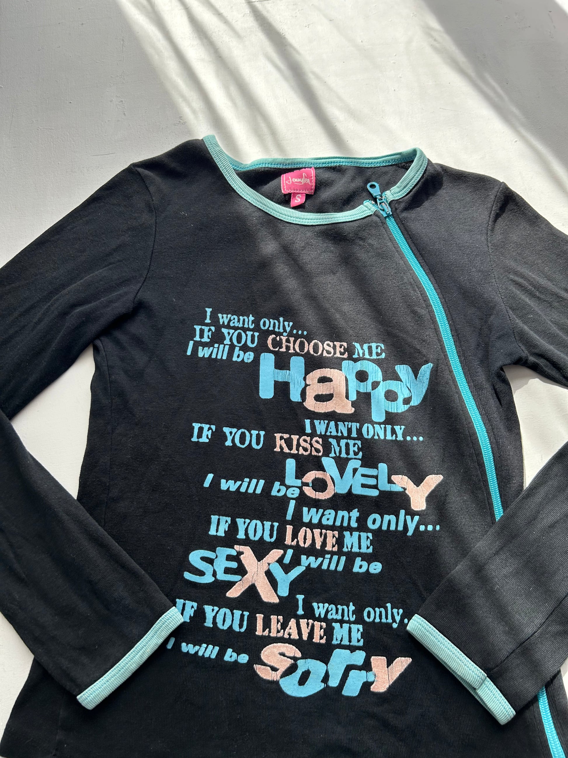 Black text graphic print zip up long sleeves top (S)