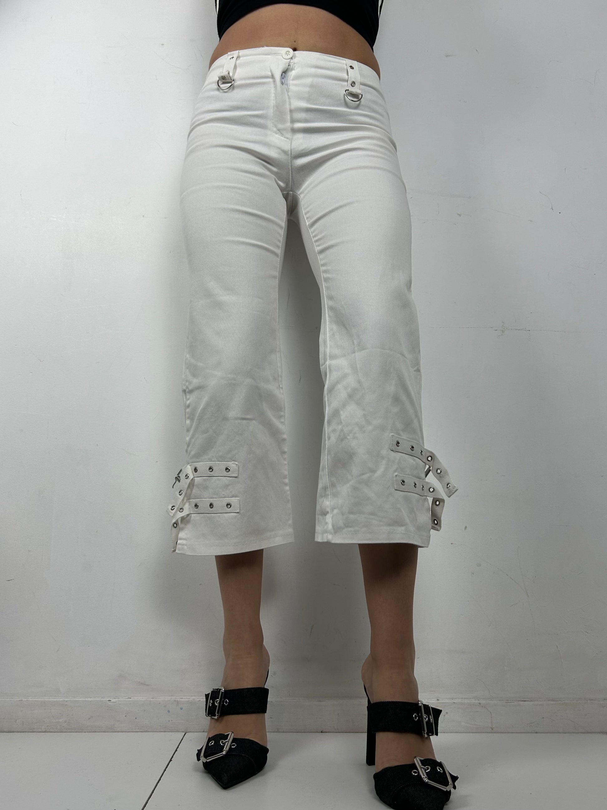 White low rise baggy capris pants (S/M)