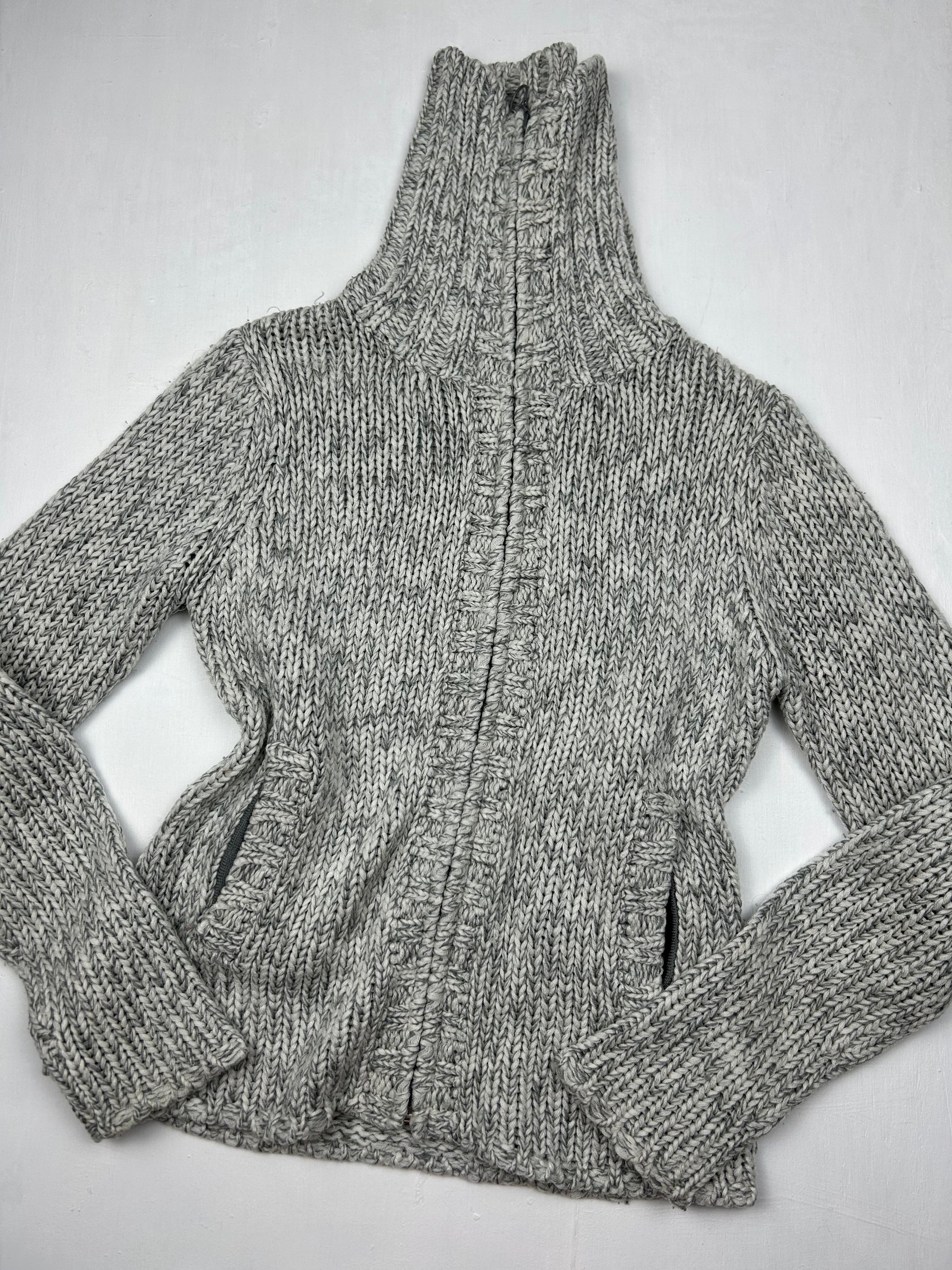 Grey zip up high neck jumper (S/M)