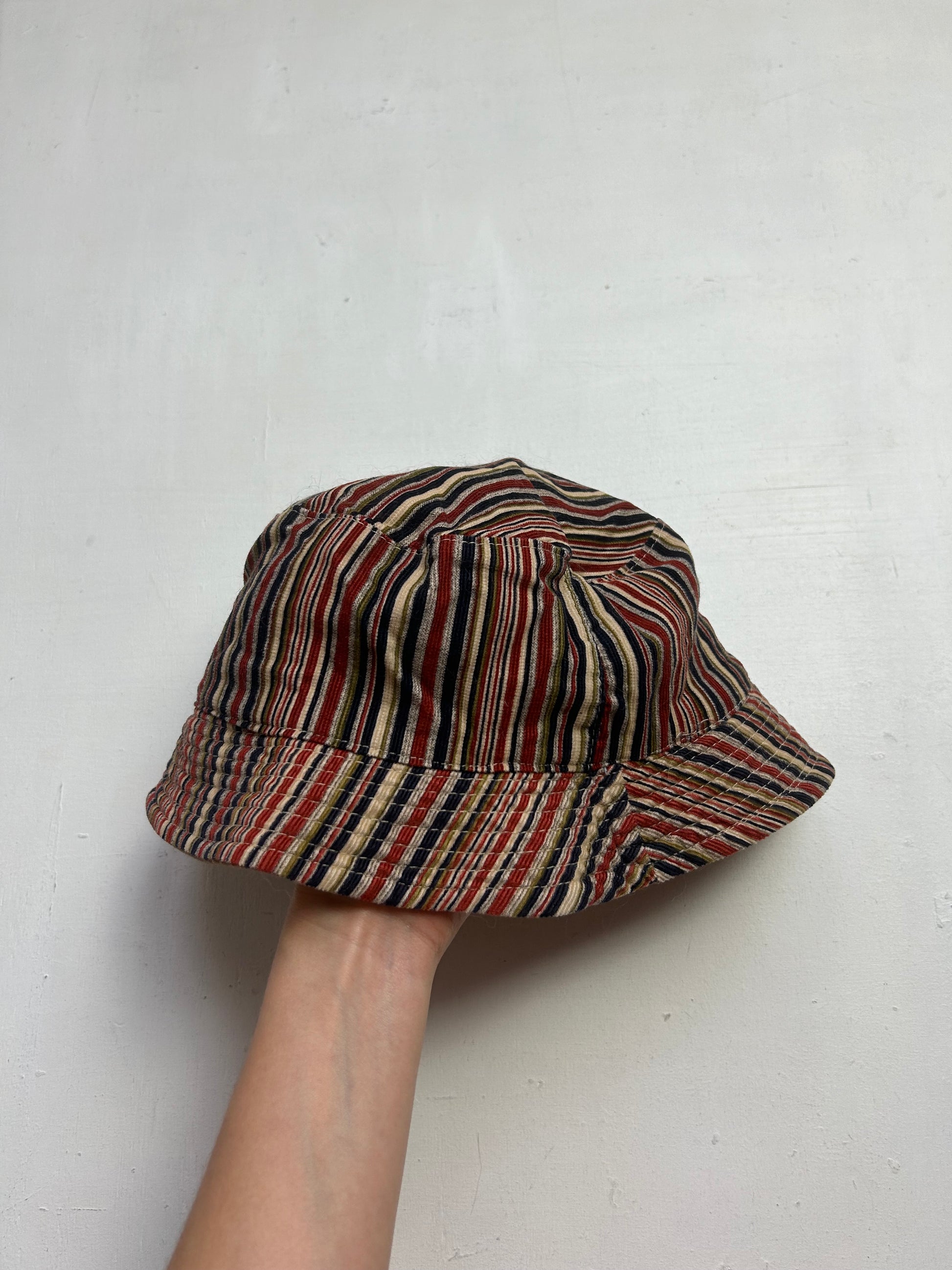 Beige ribbed 90s vintage reversible bucket hat