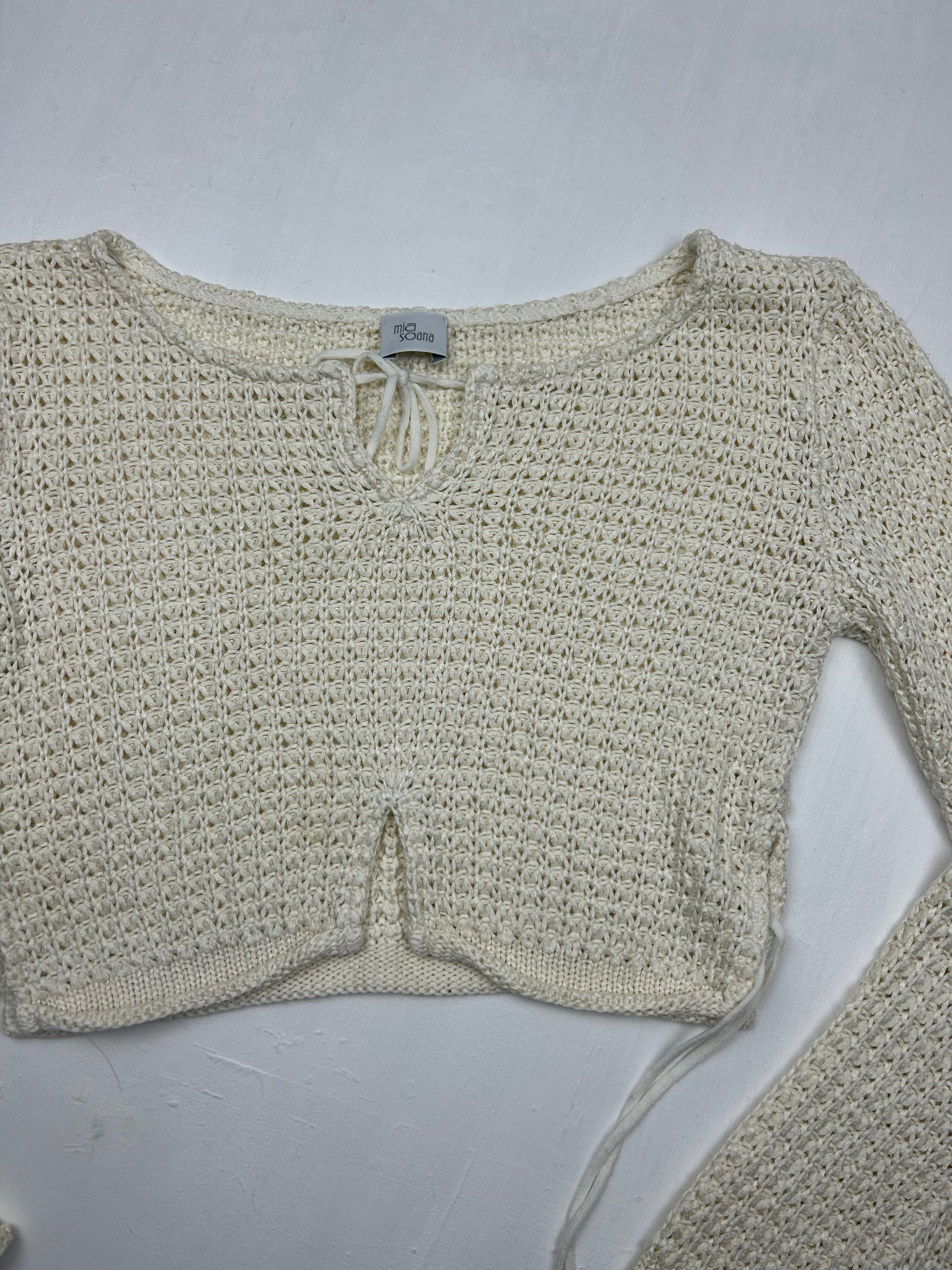 Cream white crop jumper (S)