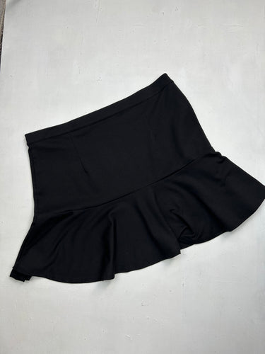 Black  low rise pleated mini skirt (M/L)