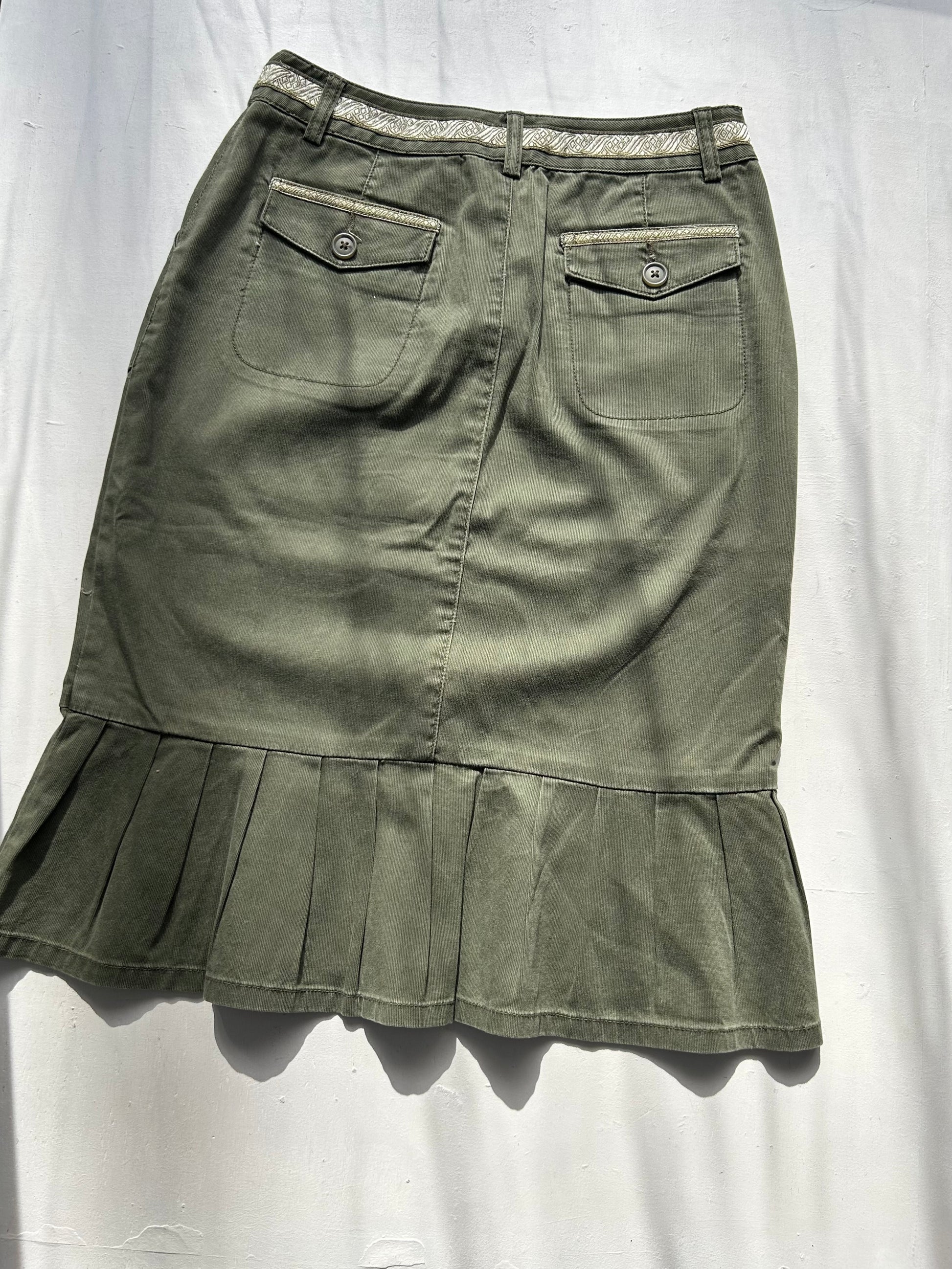 Khaki low rise pleated mid skirt (S/M)