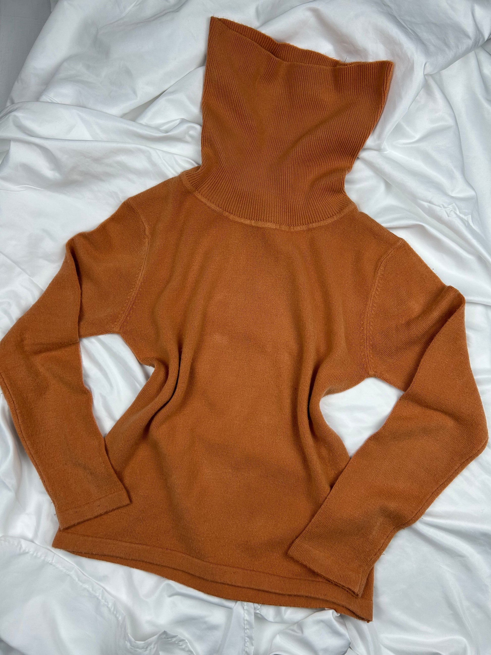 Orange turtleneck jumper (S/M)