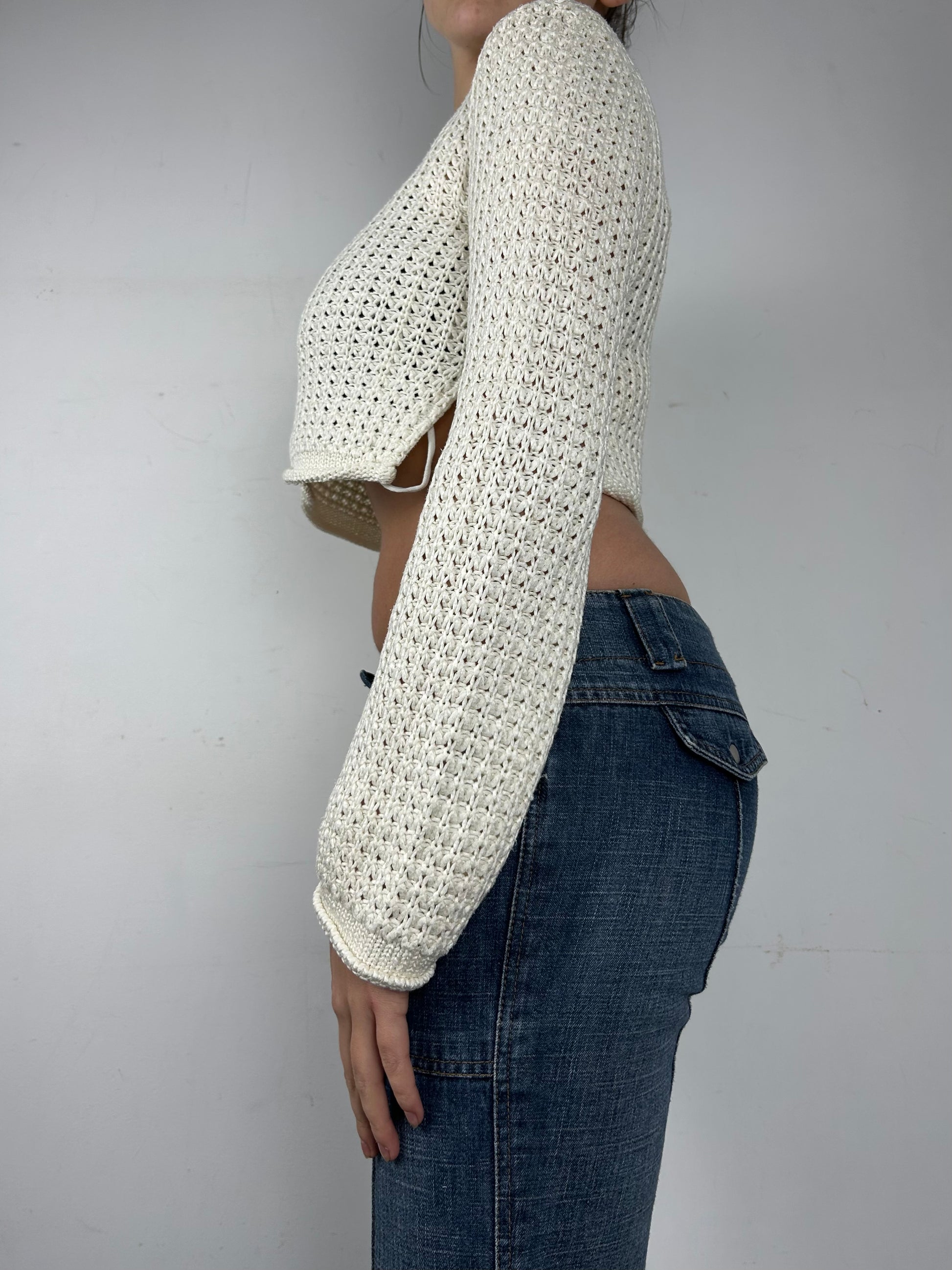 Cream white crop jumper (S)