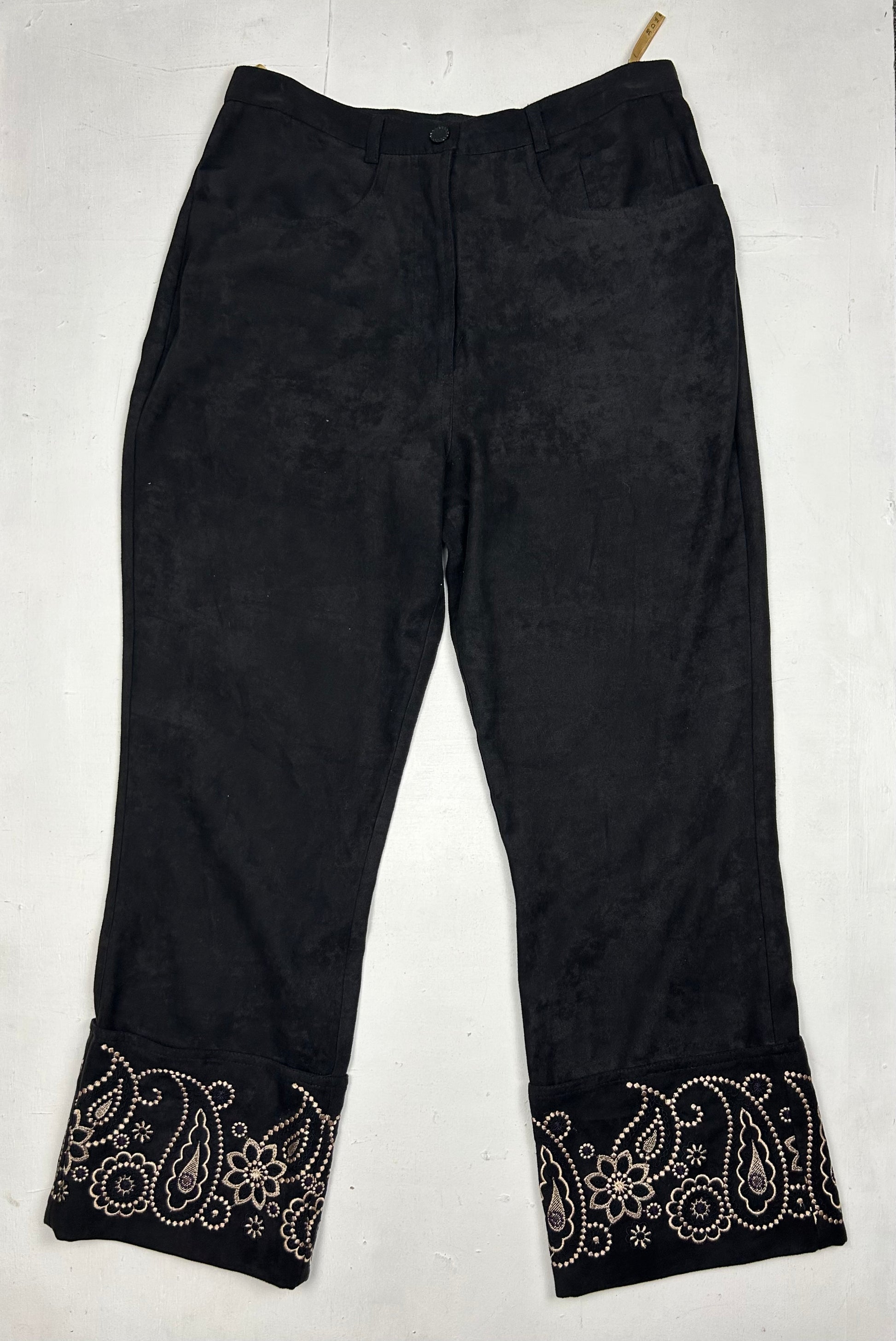 Black suede embroidered detail high waist pants (M)