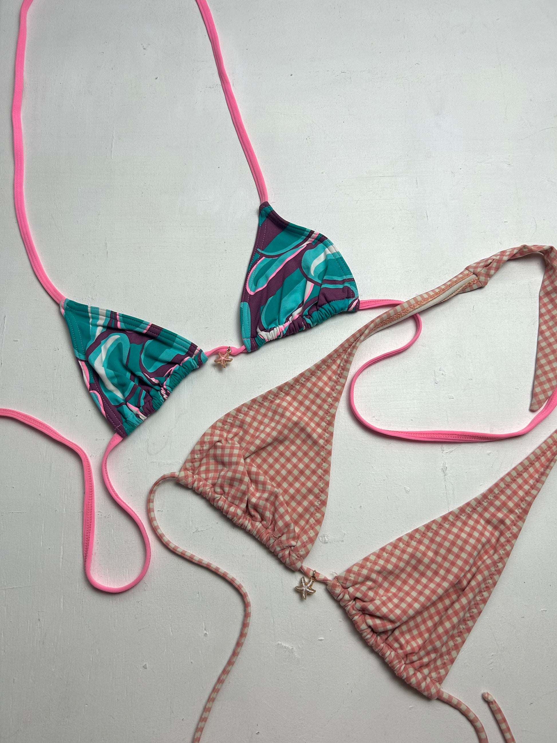 Blue & pink pendanty2k vintage bikini top (XS)