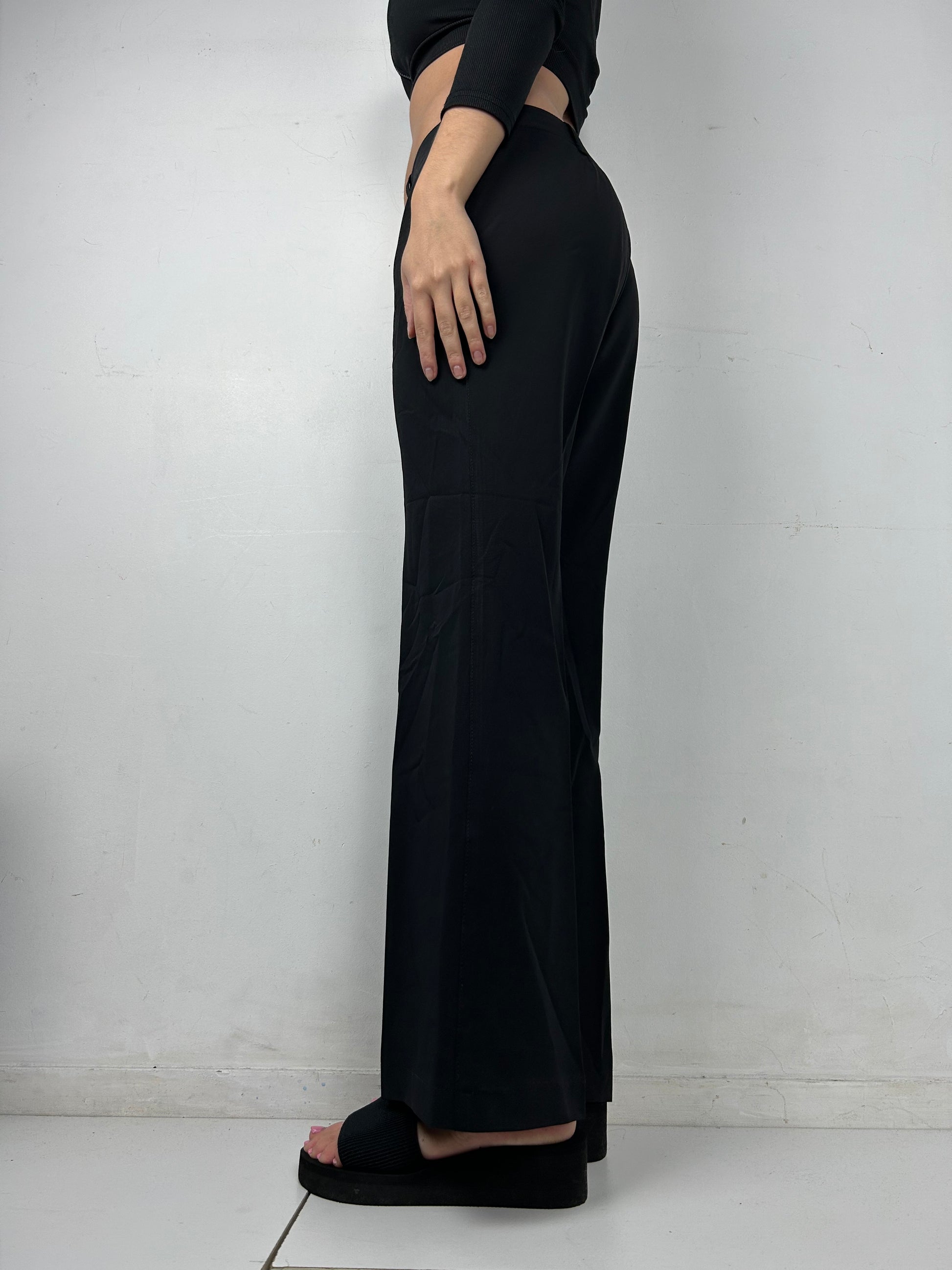 Black low rise flare /bootcut office pants (M)